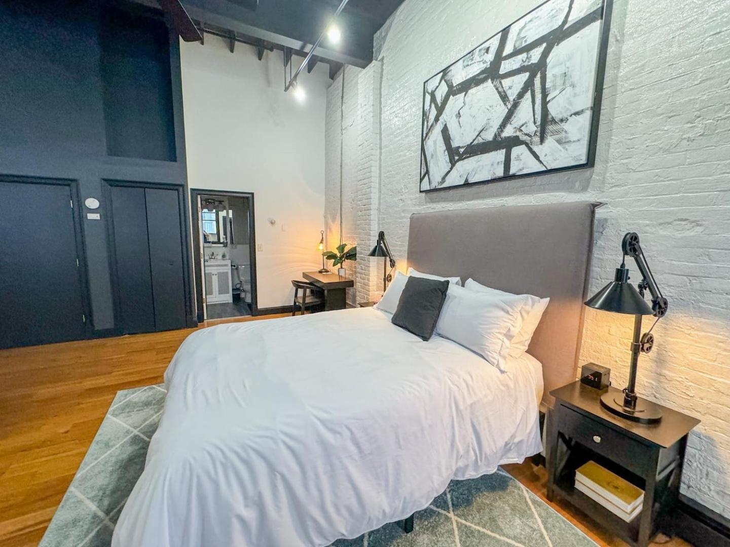 Urban Chic Retreat In Back Bay Boston
