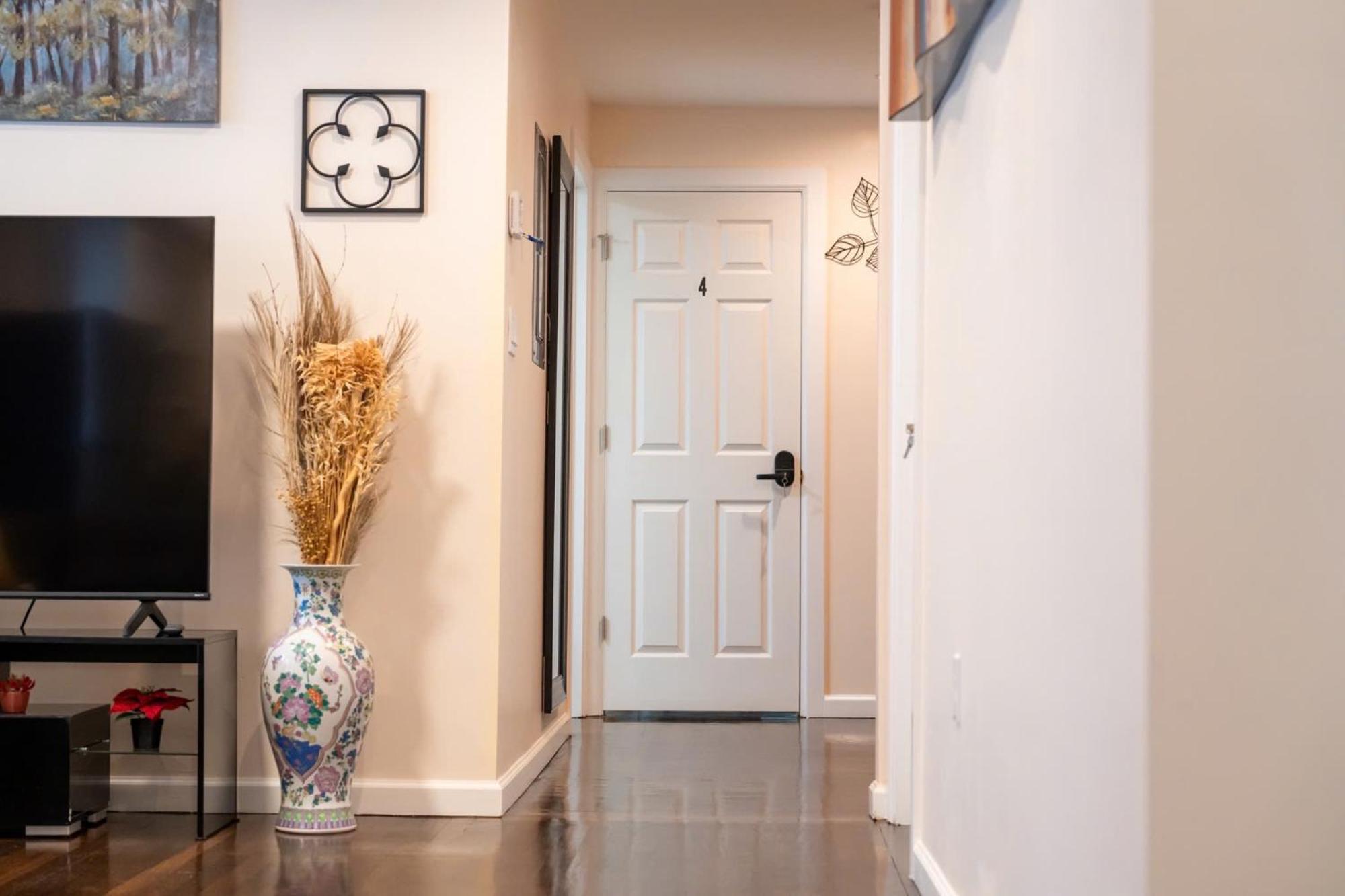 30-1 New! Full Comfort - Spacious 1St-Floor Apt