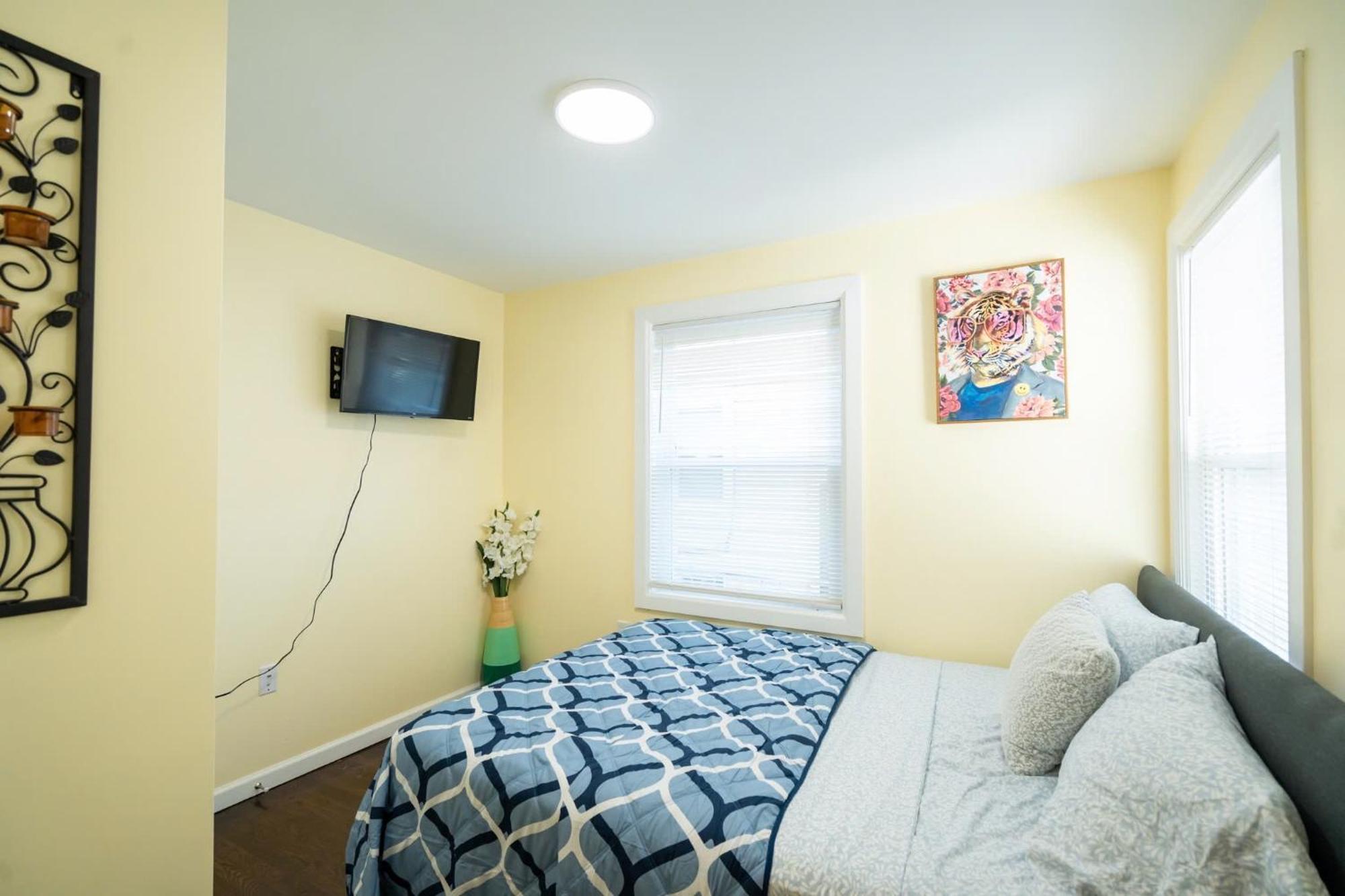 30-1 New! Full Comfort - Spacious 1St-Floor Apt *
