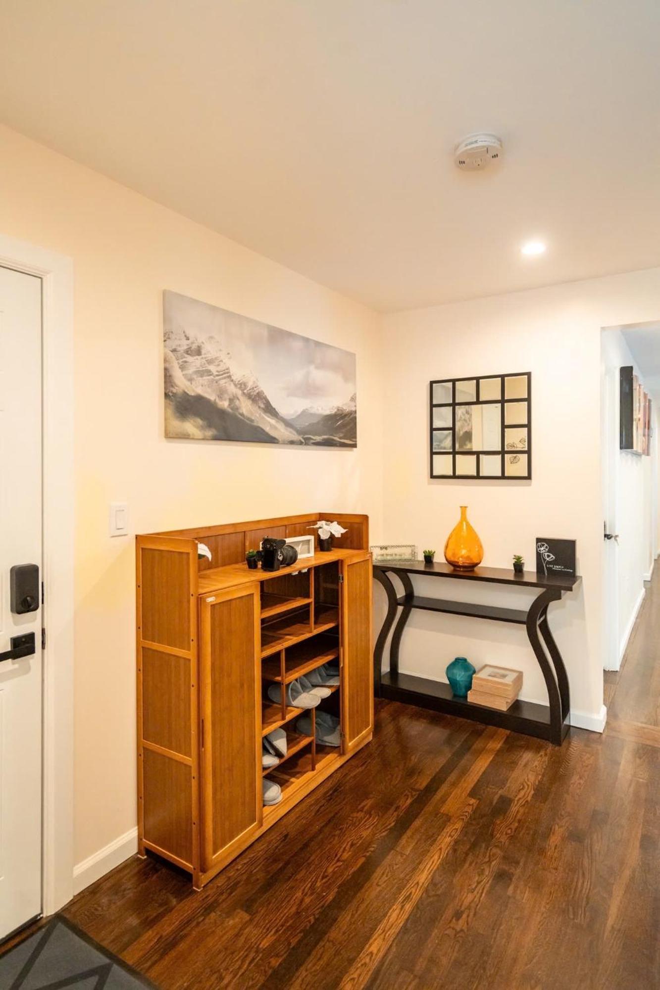 30-1 New! Full Comfort - Spacious 1St-Floor Apt *