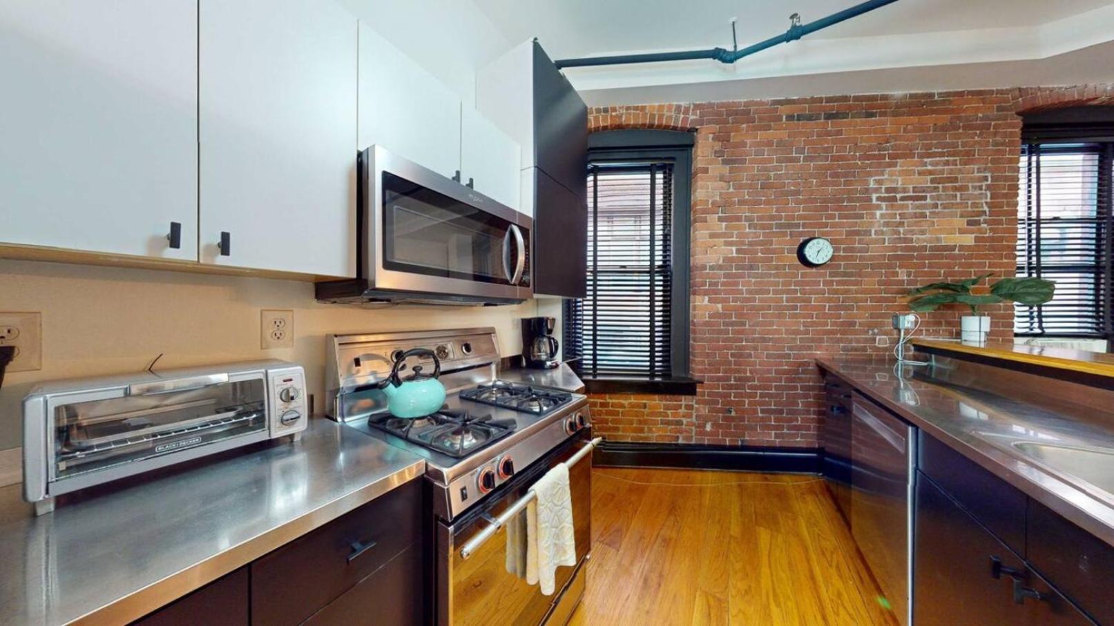 The Tea Party Apartment