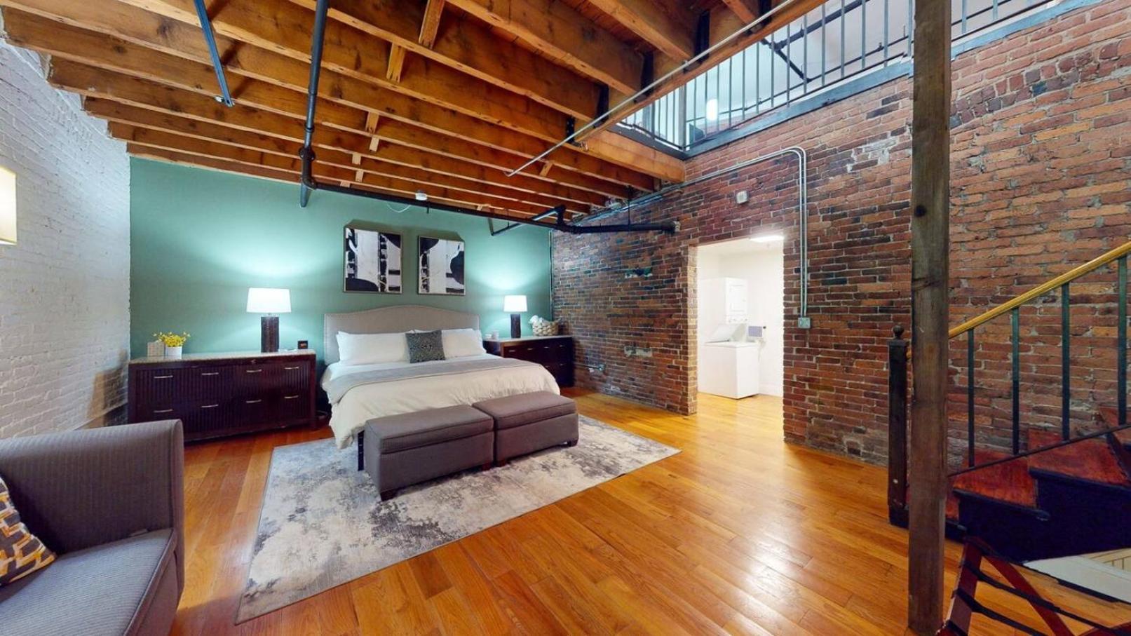 The Tea Party Apartment *