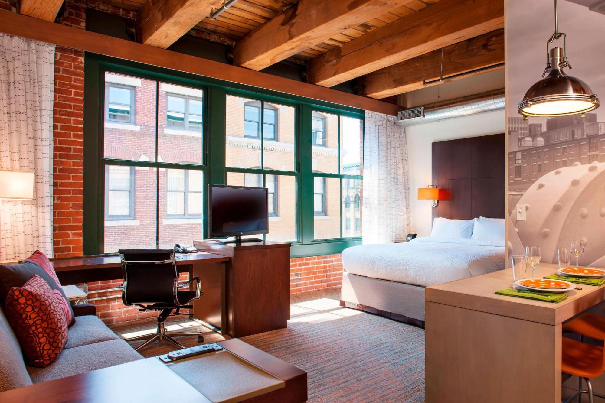 Hotel By Marriott Downtown Seaport Boston