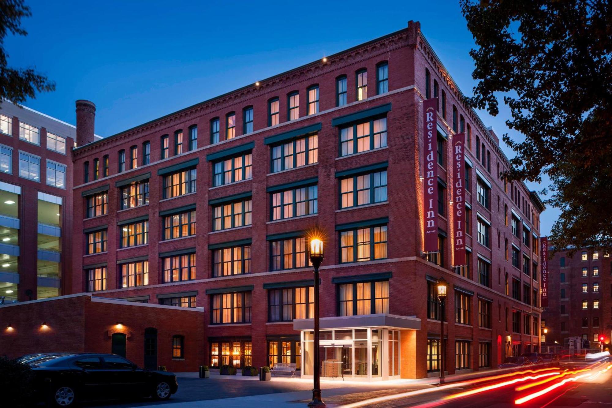 By Marriott Downtown Seaport 3* Boston