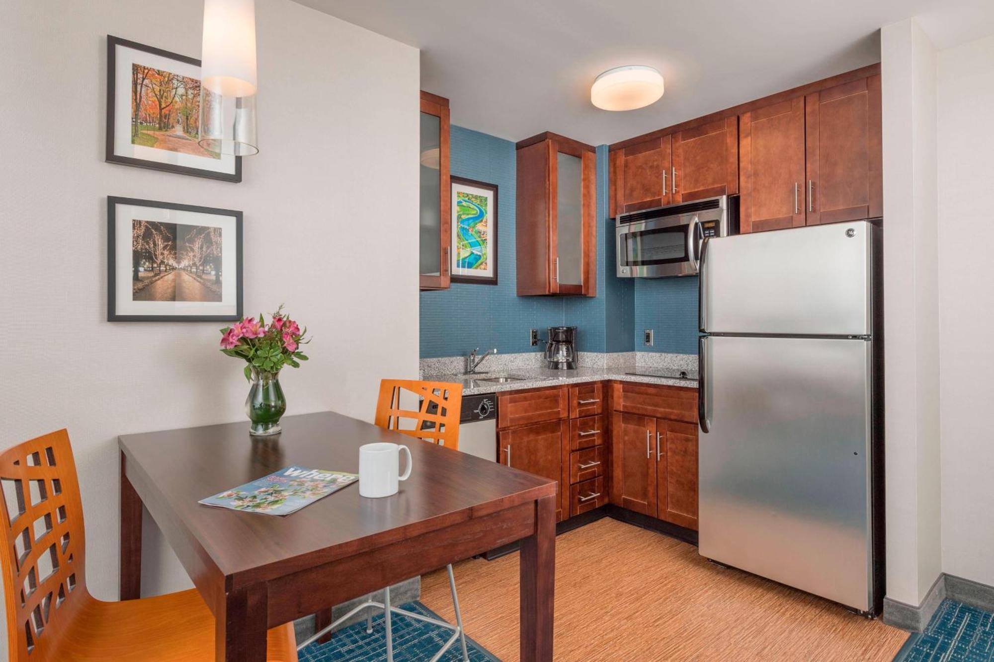 By Marriott Back Bay/fenway Hotel 3*