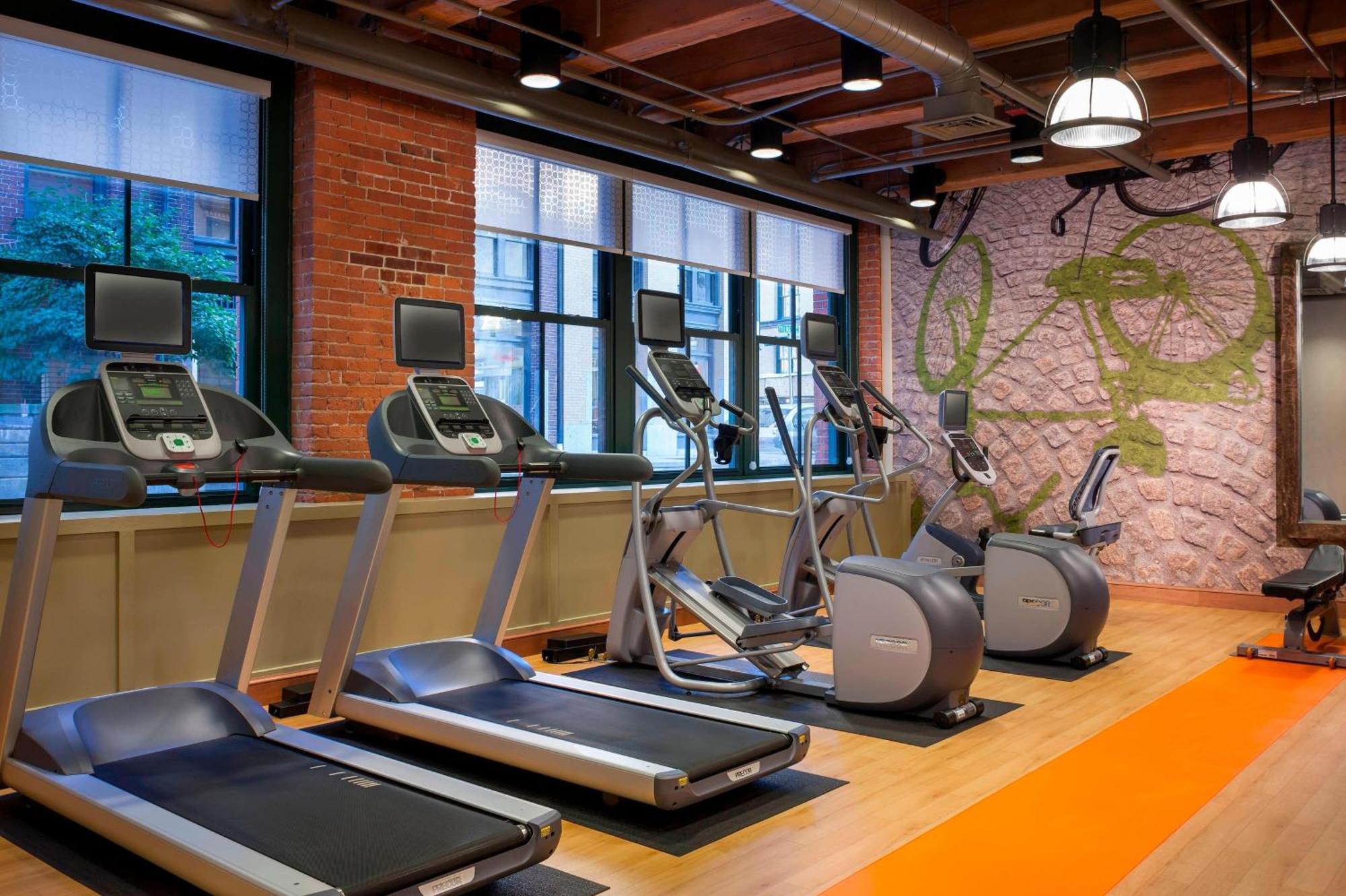 Hotel By Marriott Downtown Seaport 3*