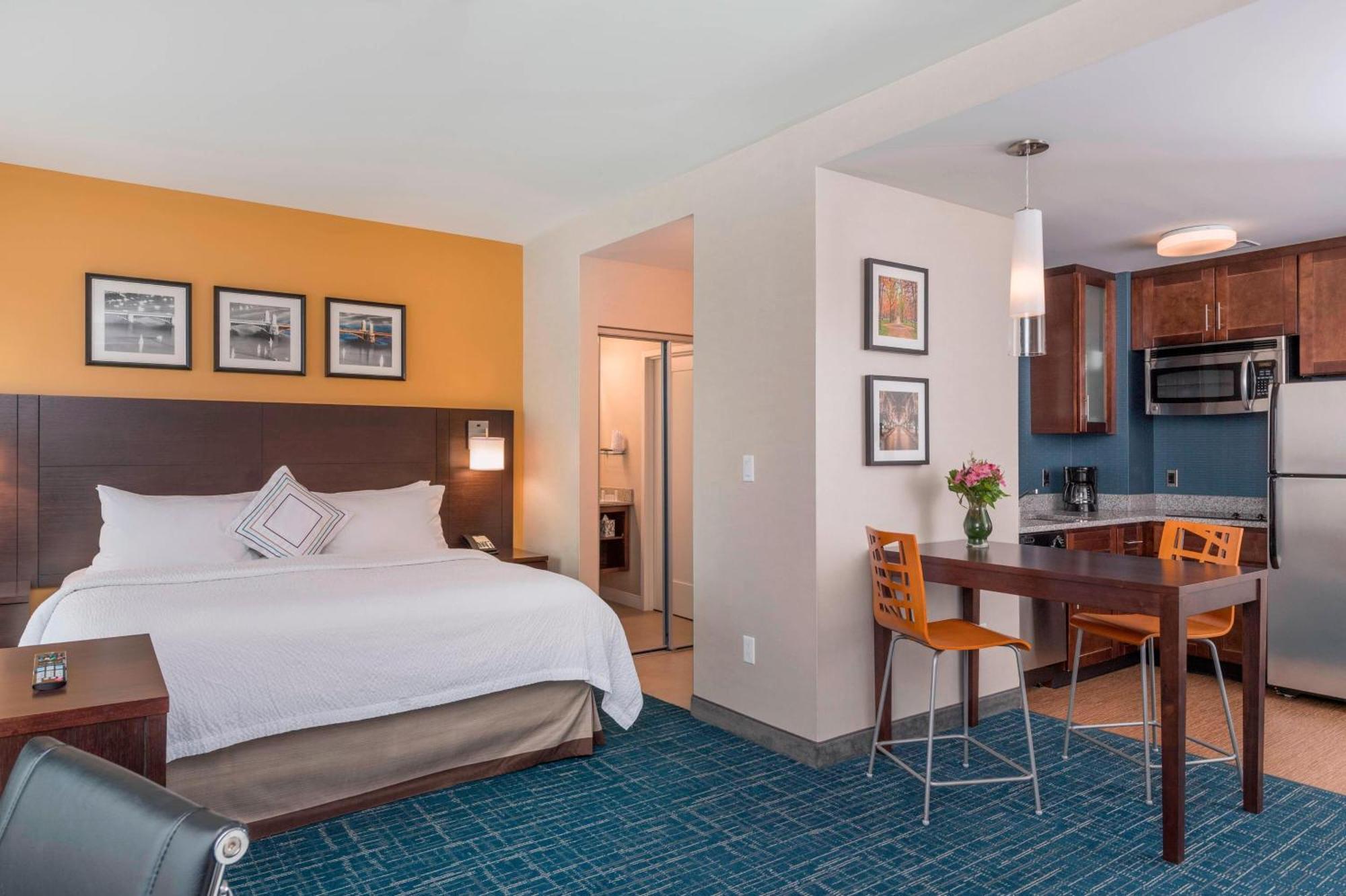 By Marriott Back Bay/fenway