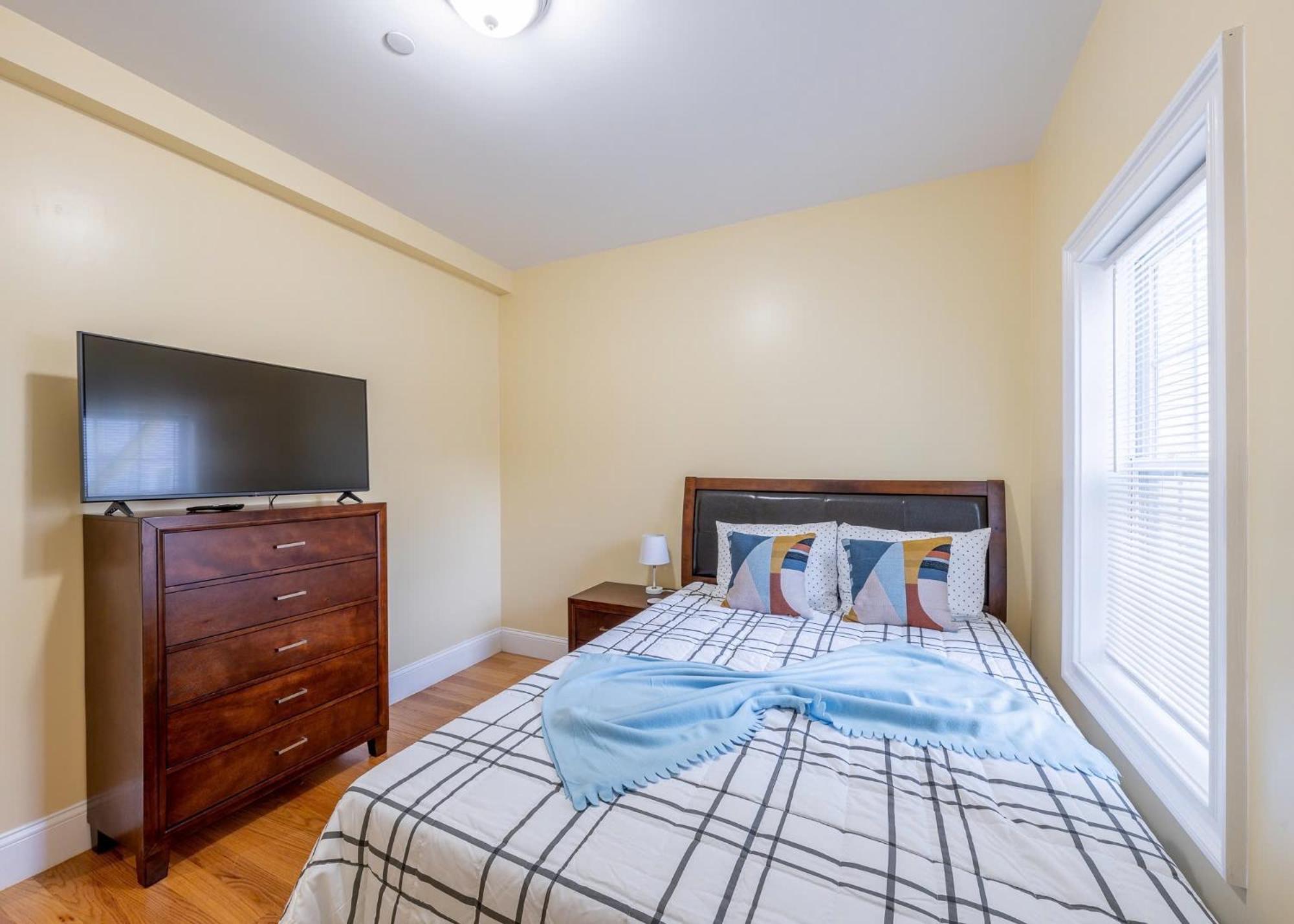 233-1 New! Spring Escape - Cozy Gem Apartment