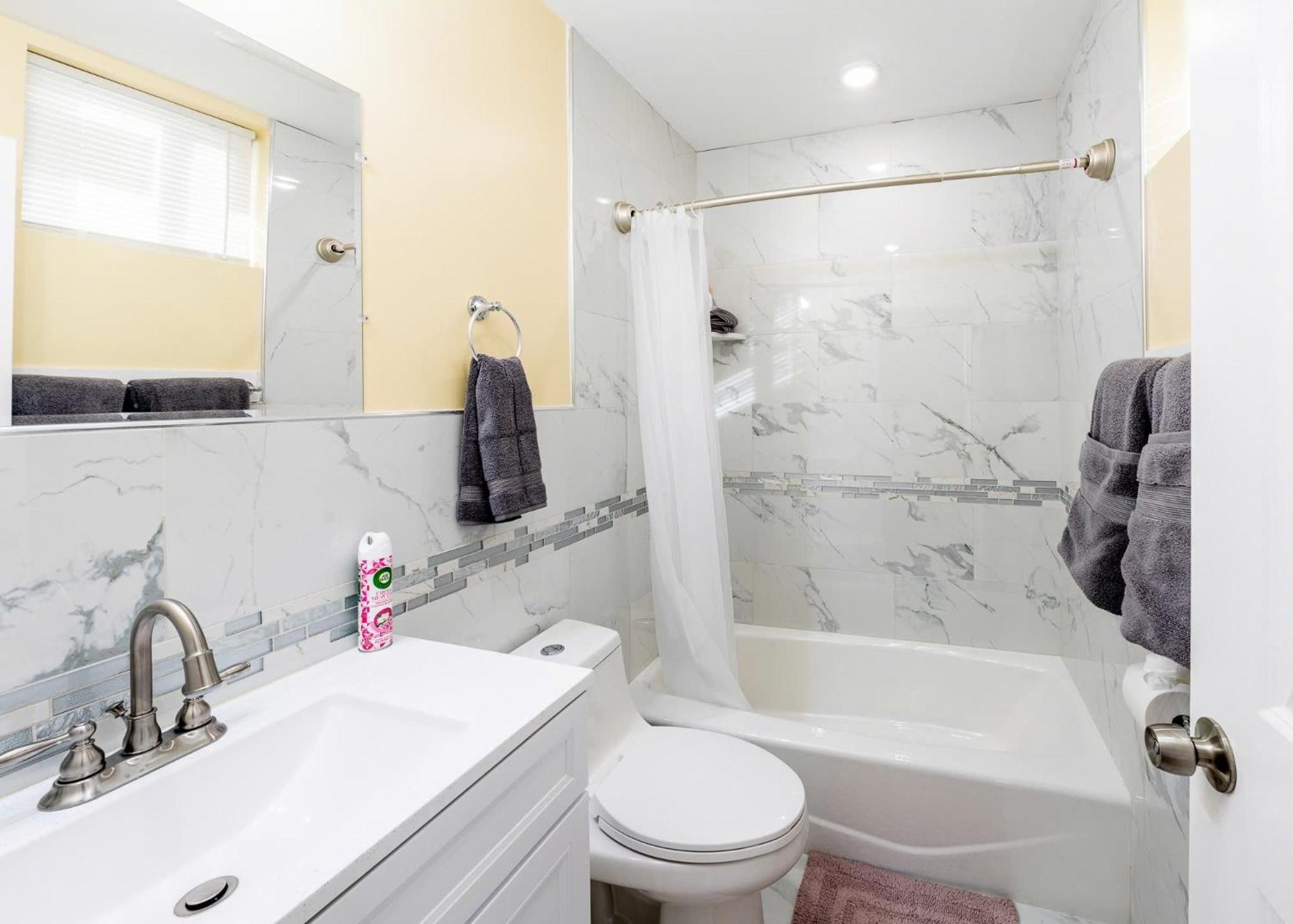 233-1 New! Spring Escape - Cozy Gem Boston