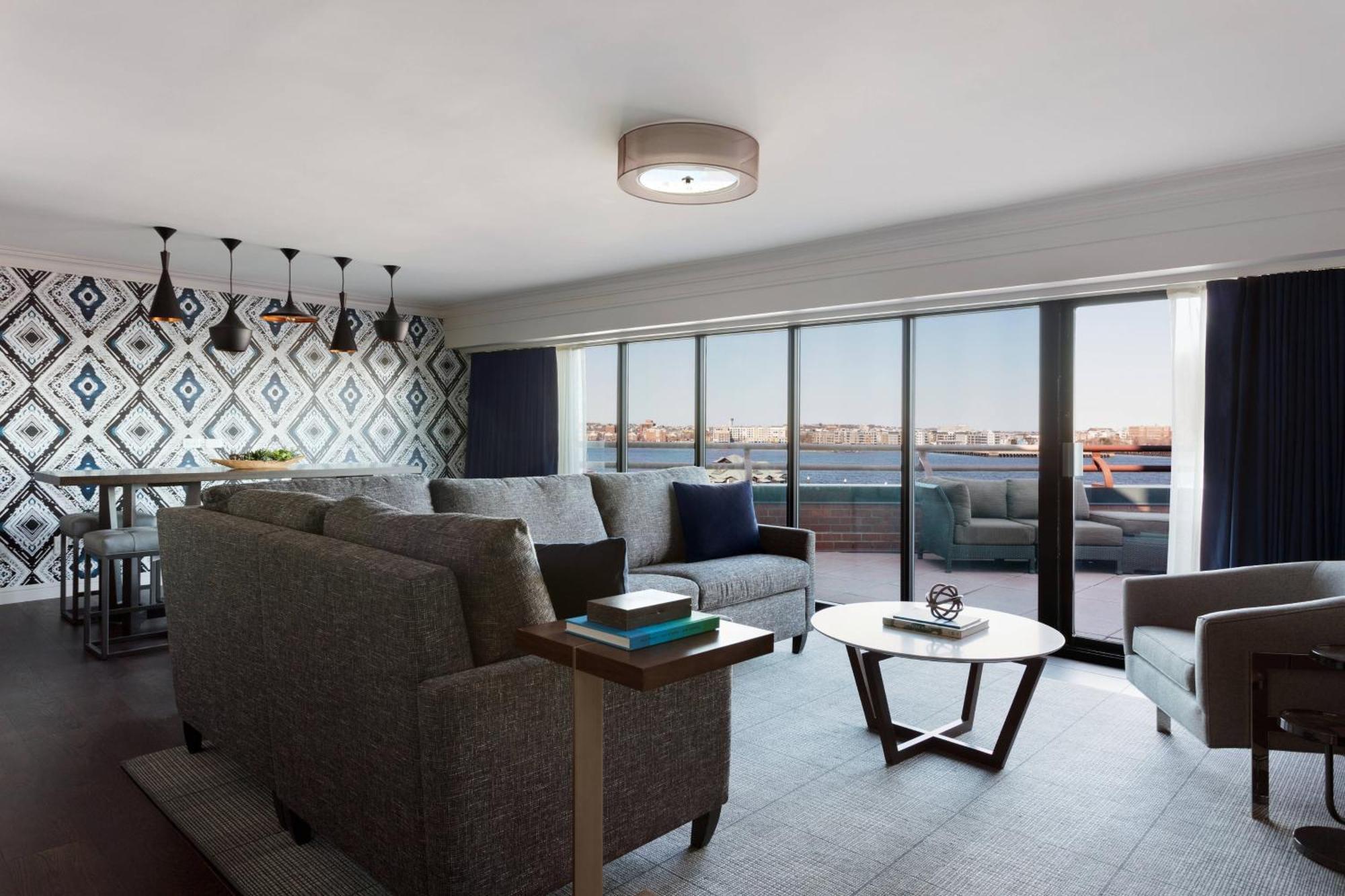 Marriott Long Wharf 4*