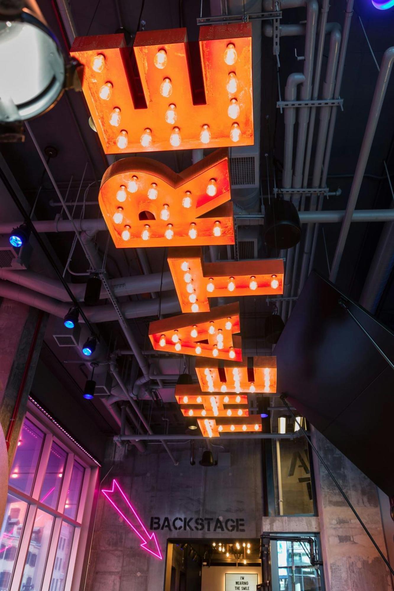 Moxy Downtown Boston