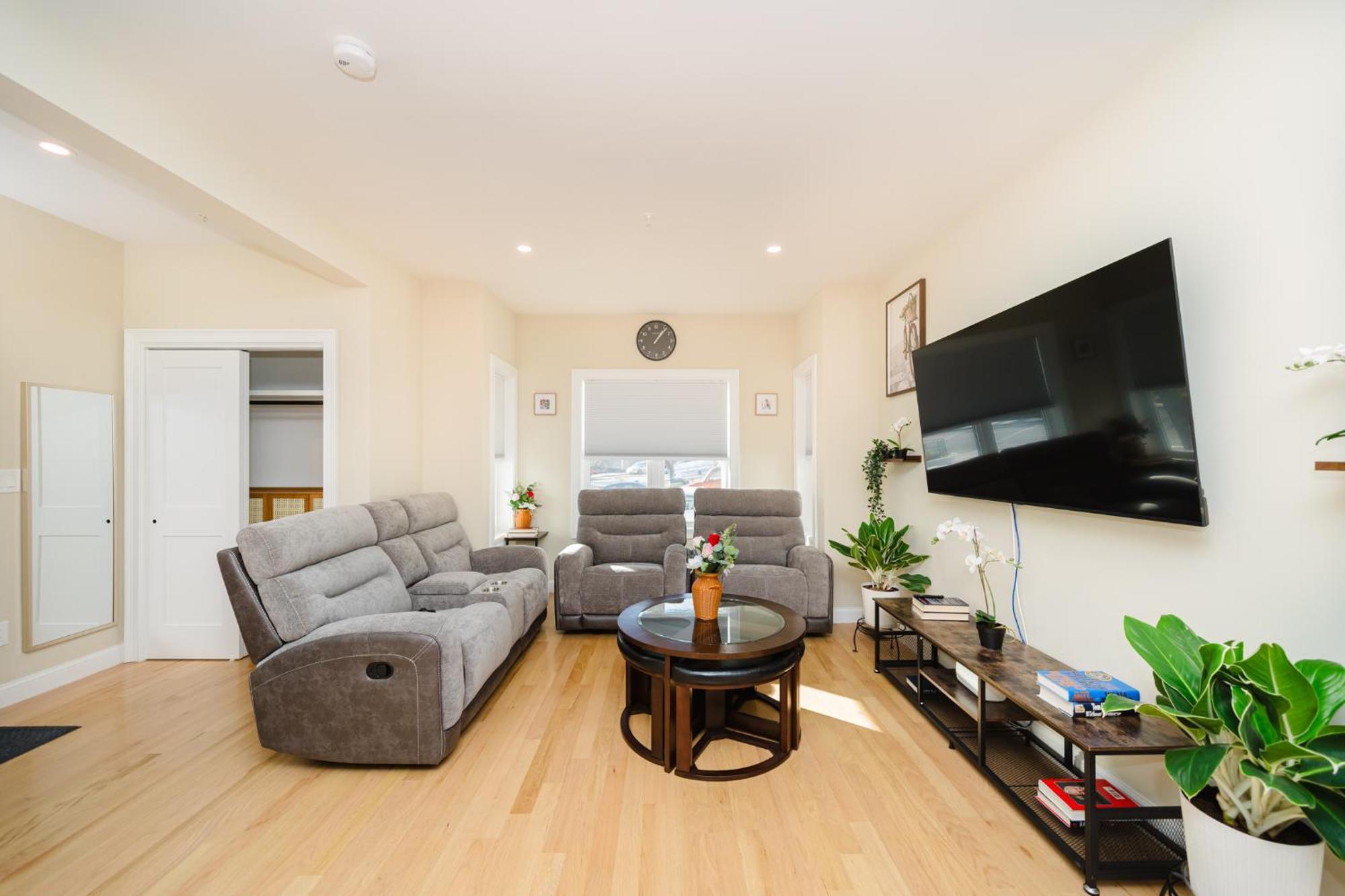 60-1 New Renovated Apartment Boston