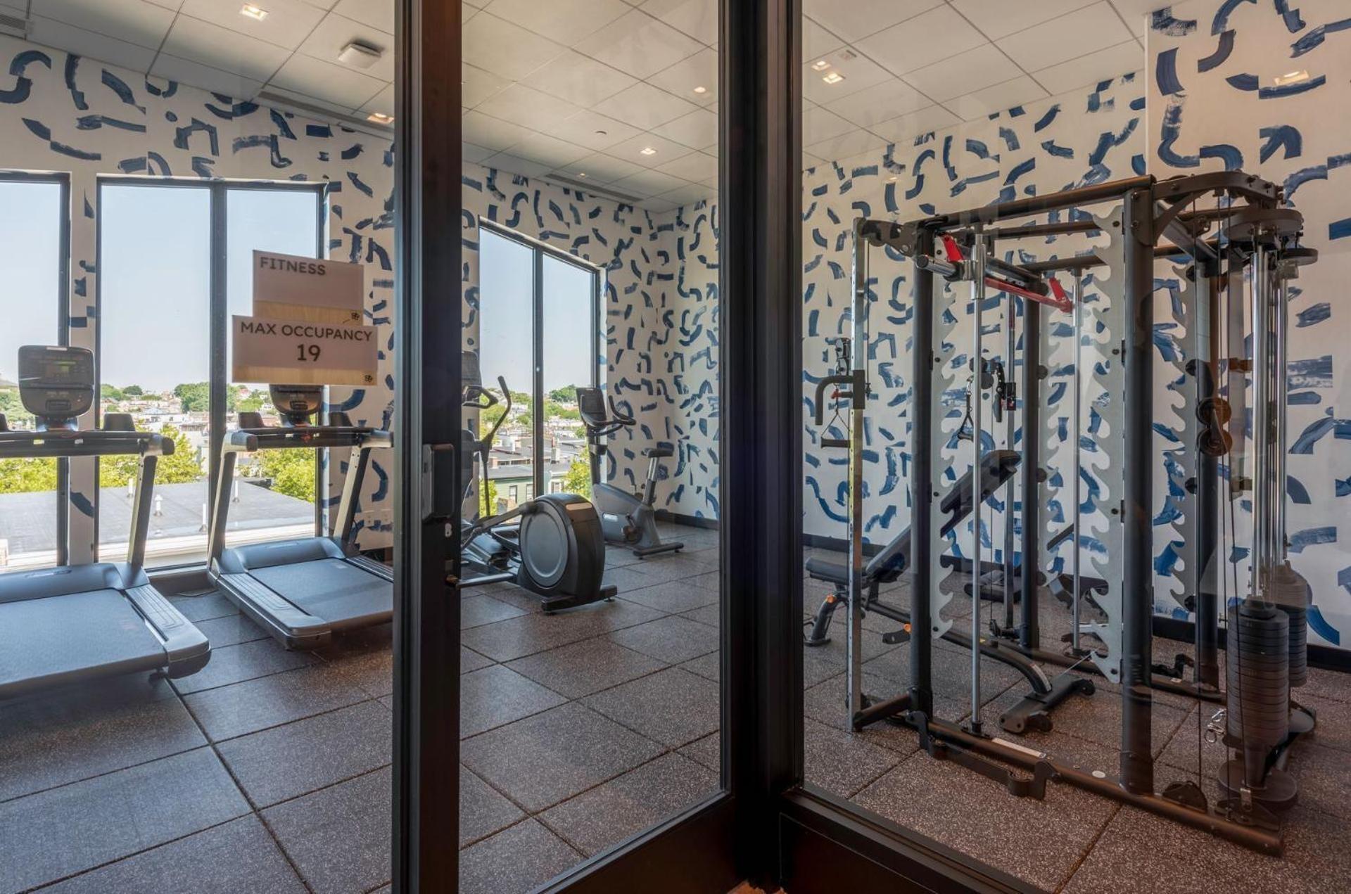 Luxury Furnished Near Logan Airport Apartment