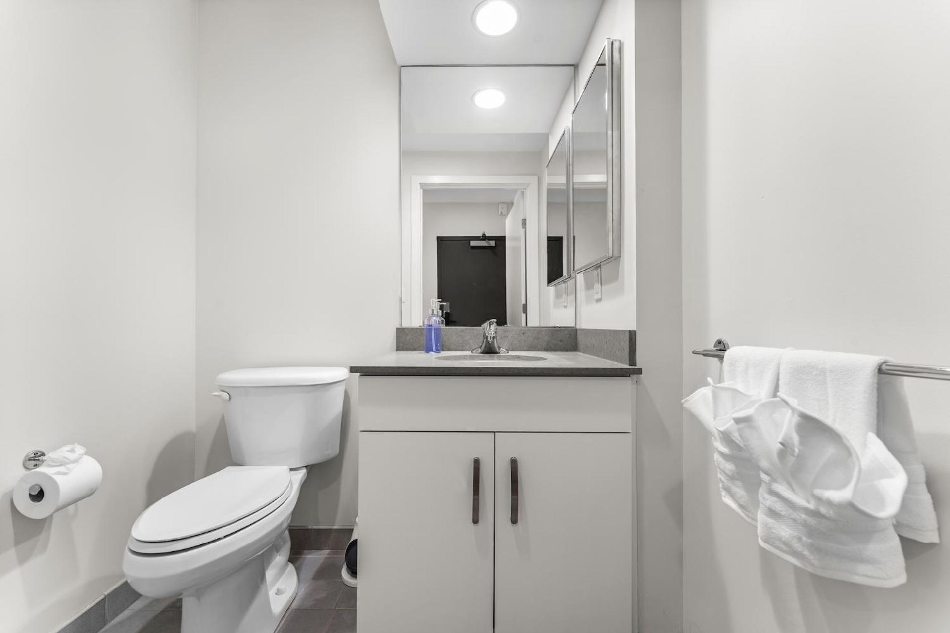 Beautiful 2br In Southend Apartment *