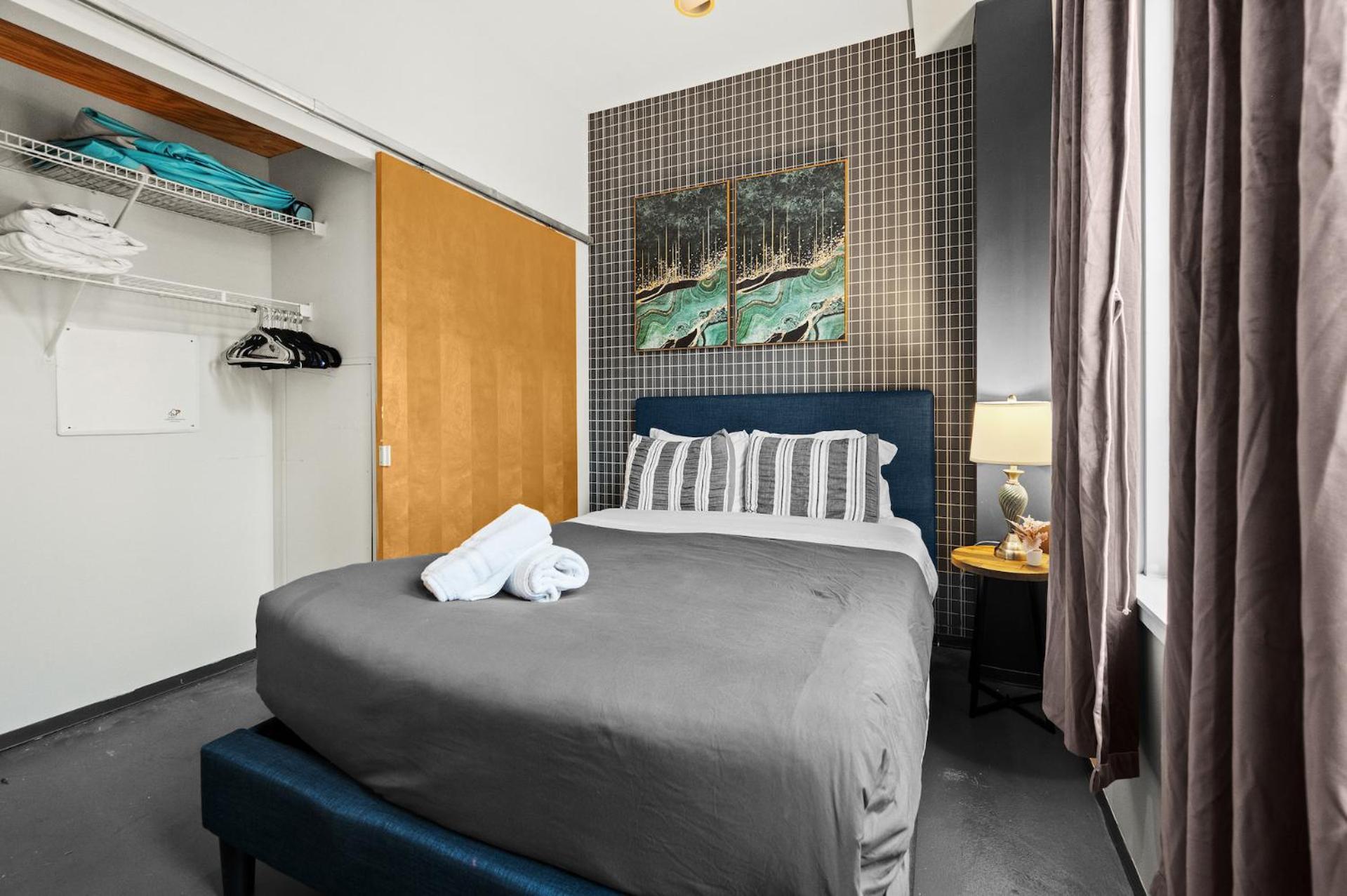 Furnished Loft Style In Southend Apartment