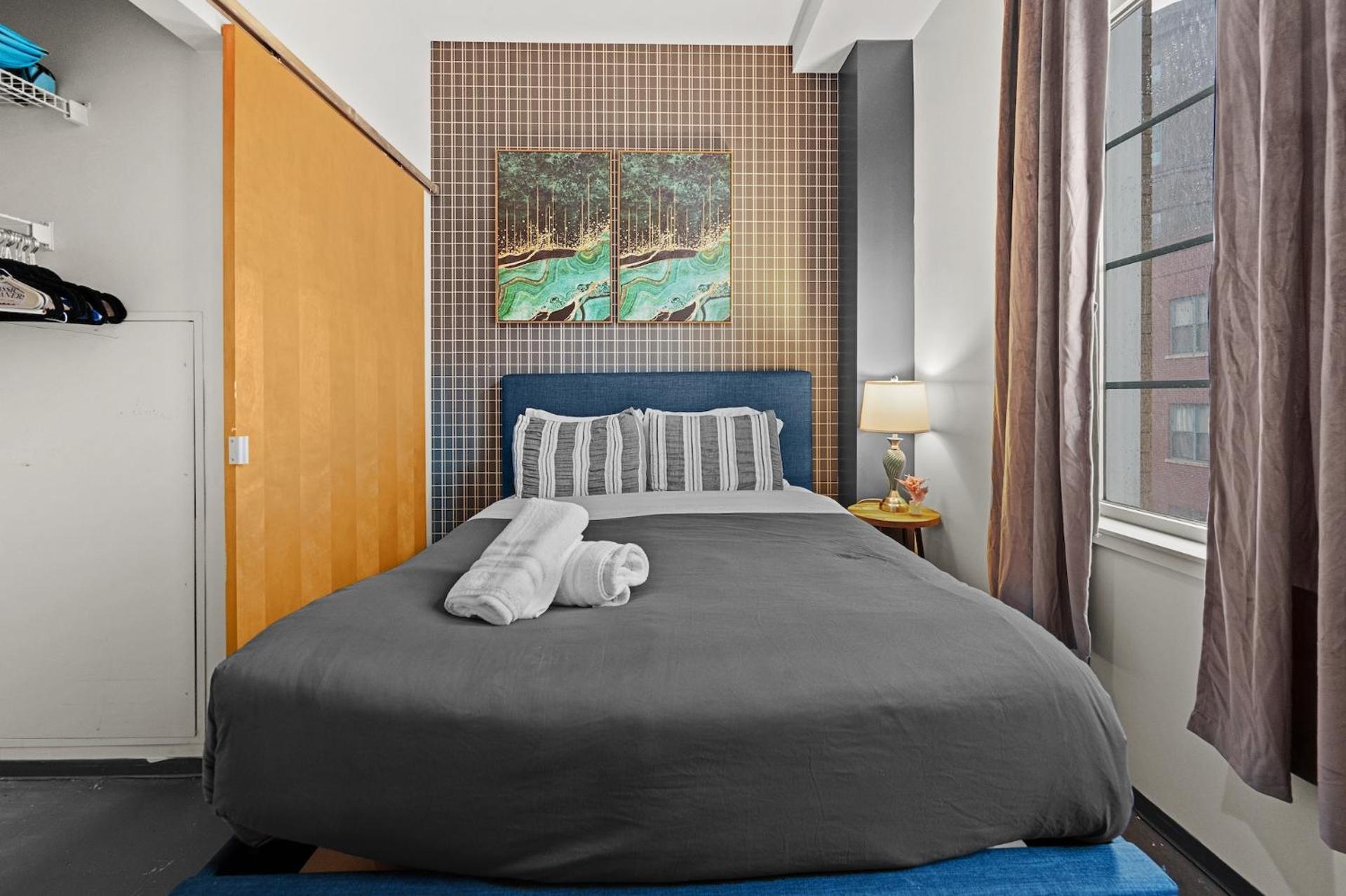 Furnished Loft Style In Southend Apartment