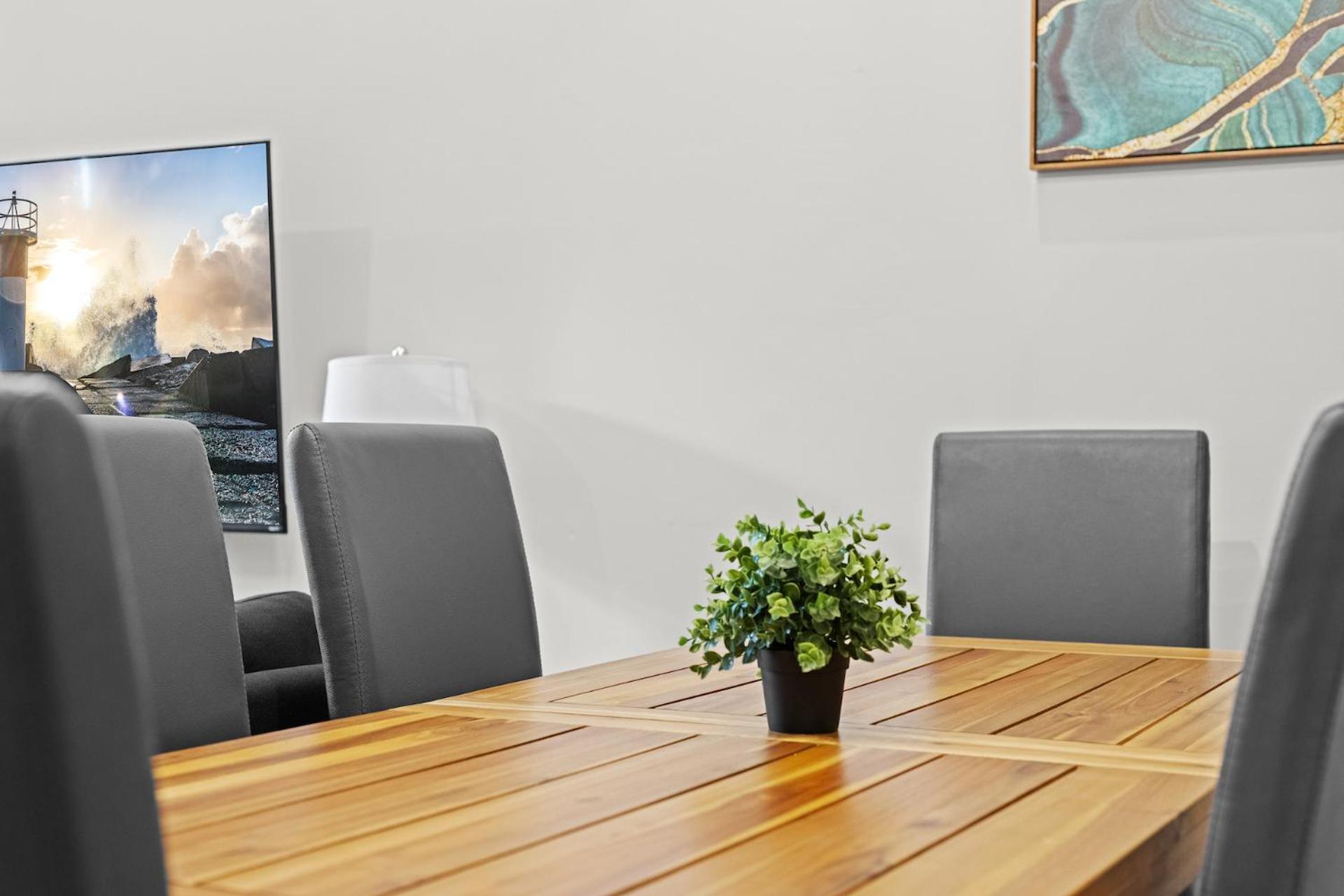 Furnished Loft Style In Southend