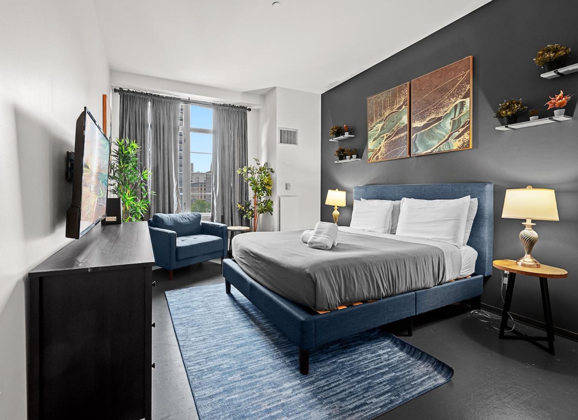 Furnished Loft Style In Southend Apartment *
