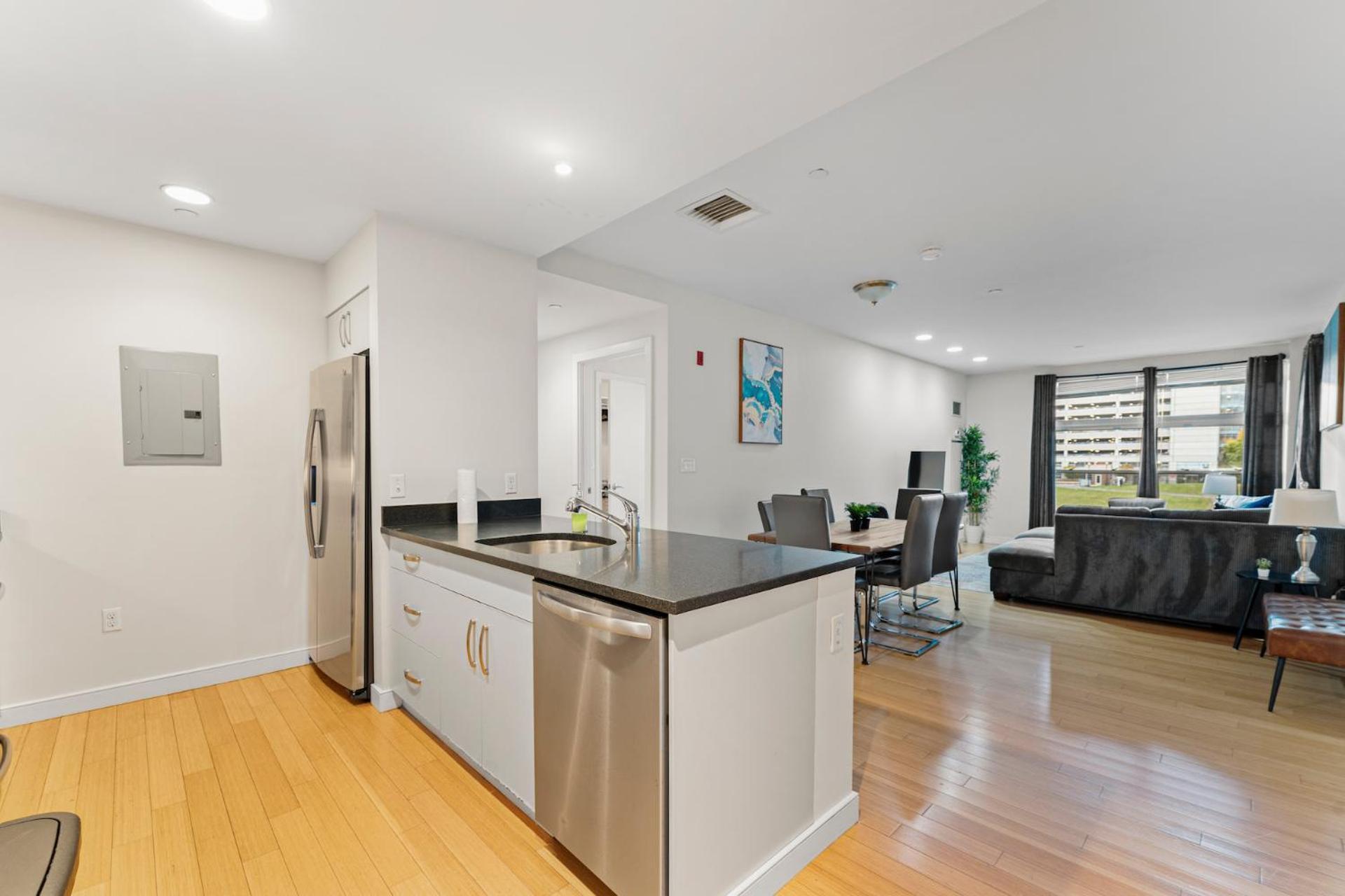 Beautiful 2br In Southend Apartment