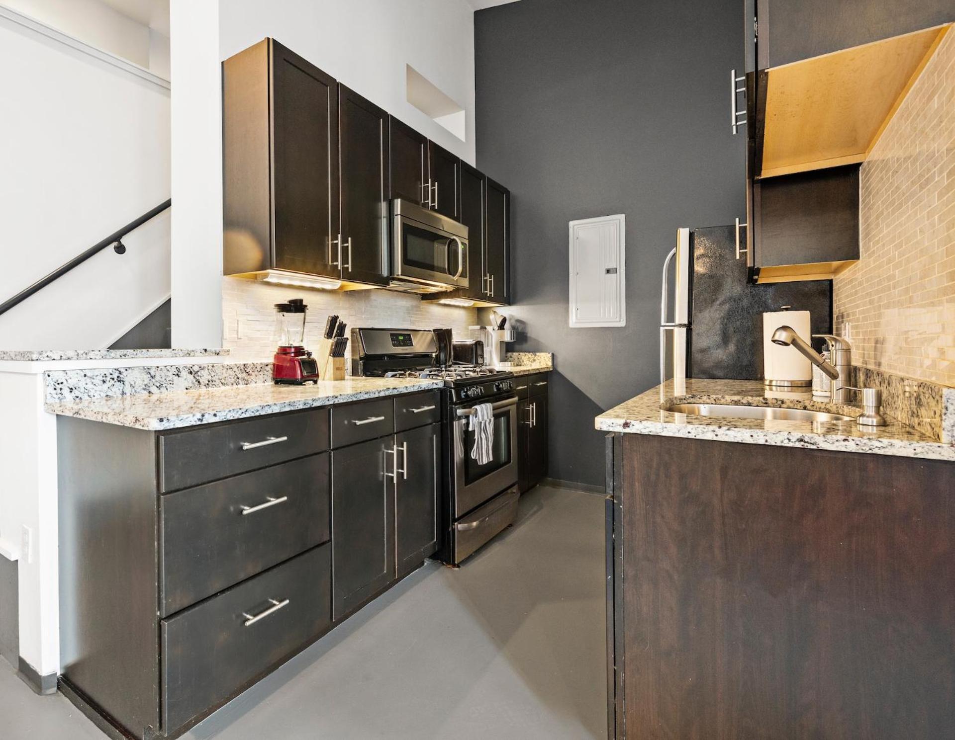 Furnished Loft Style In Southend * Boston
