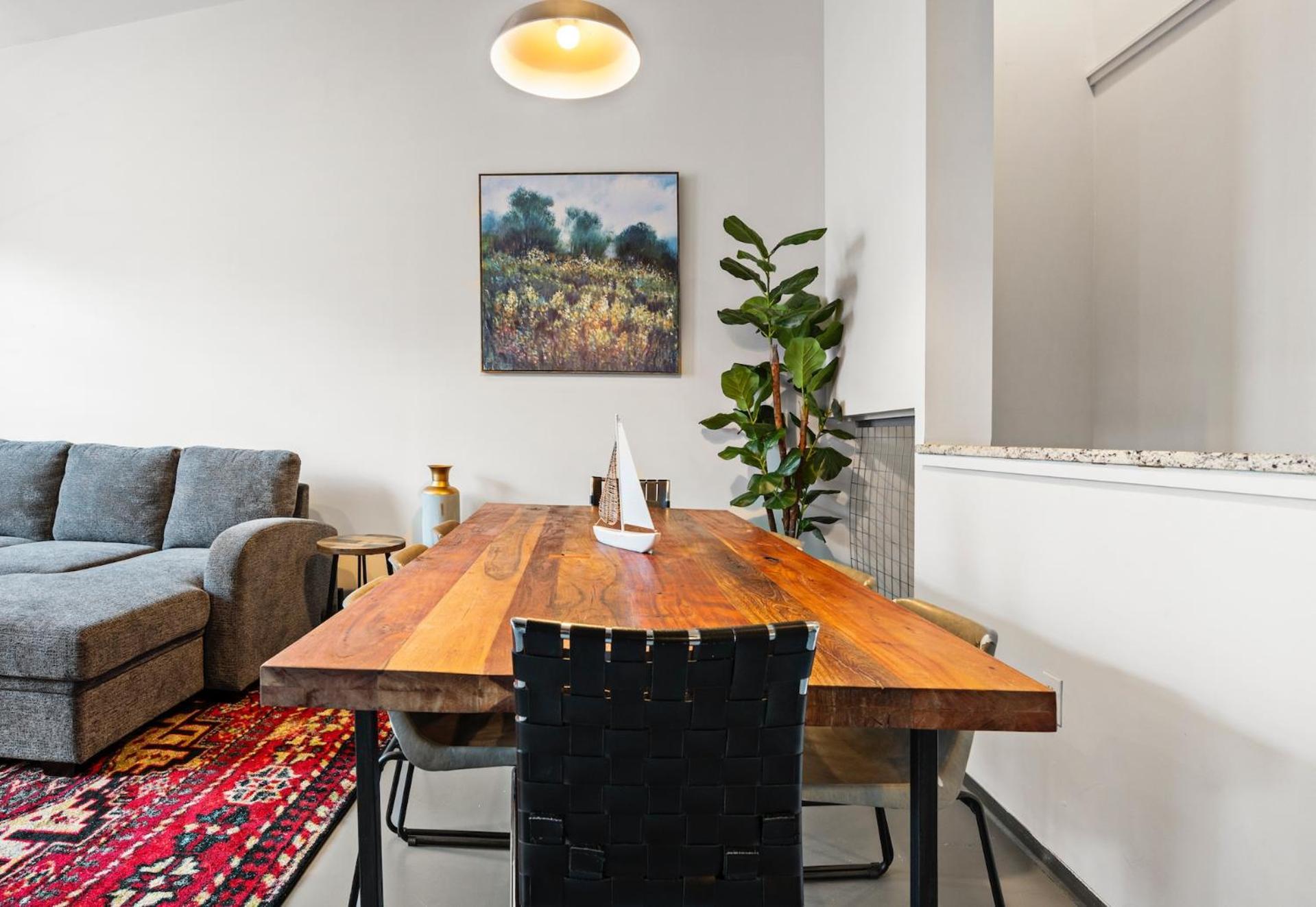 Furnished Loft Style In Southend Apartment