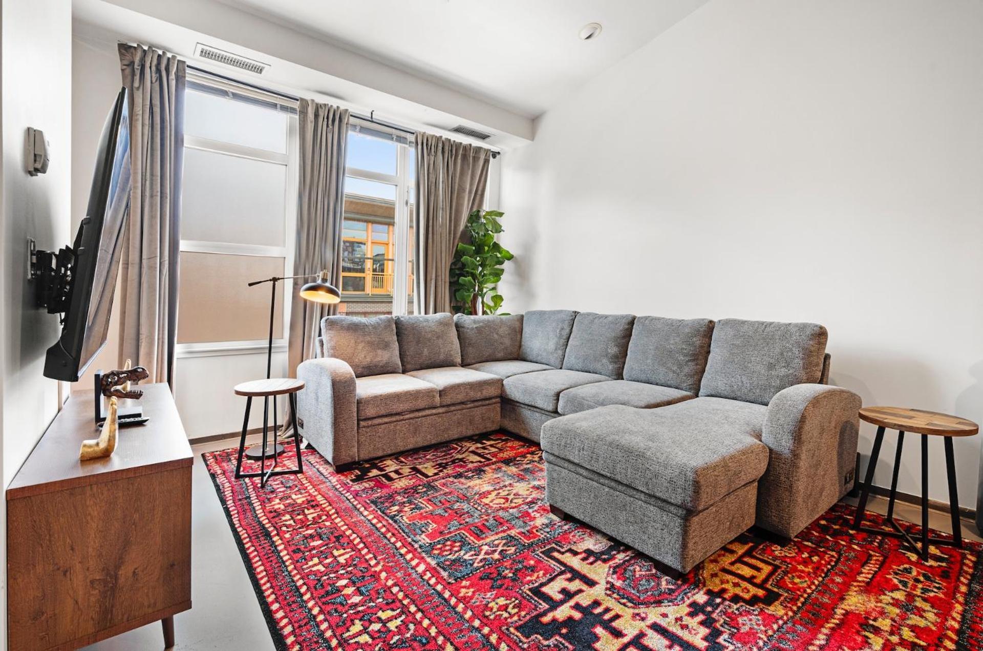 Furnished Loft Style In Southend Apartment