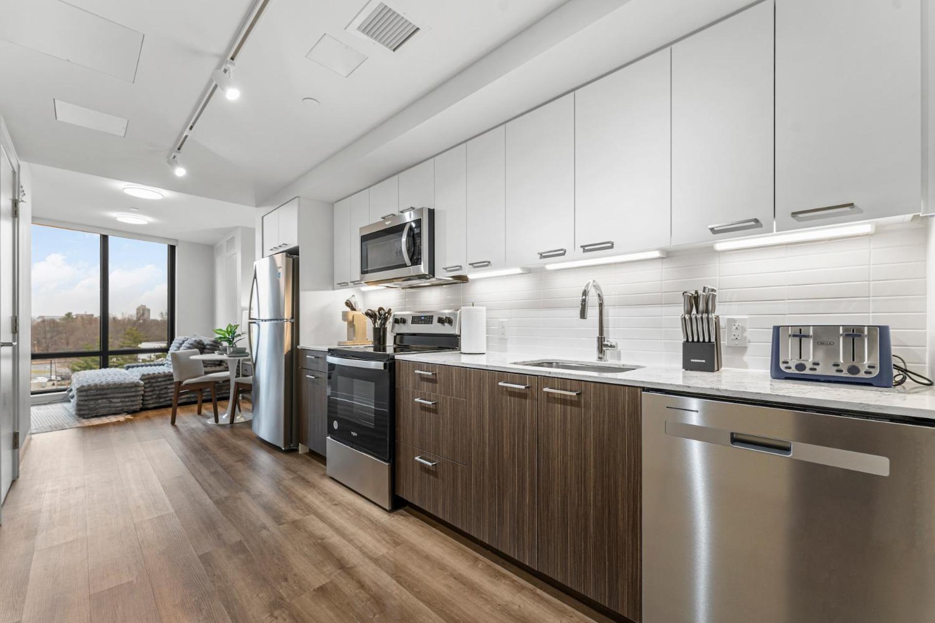 Furnished Luxury Next To Harvard Stadium *