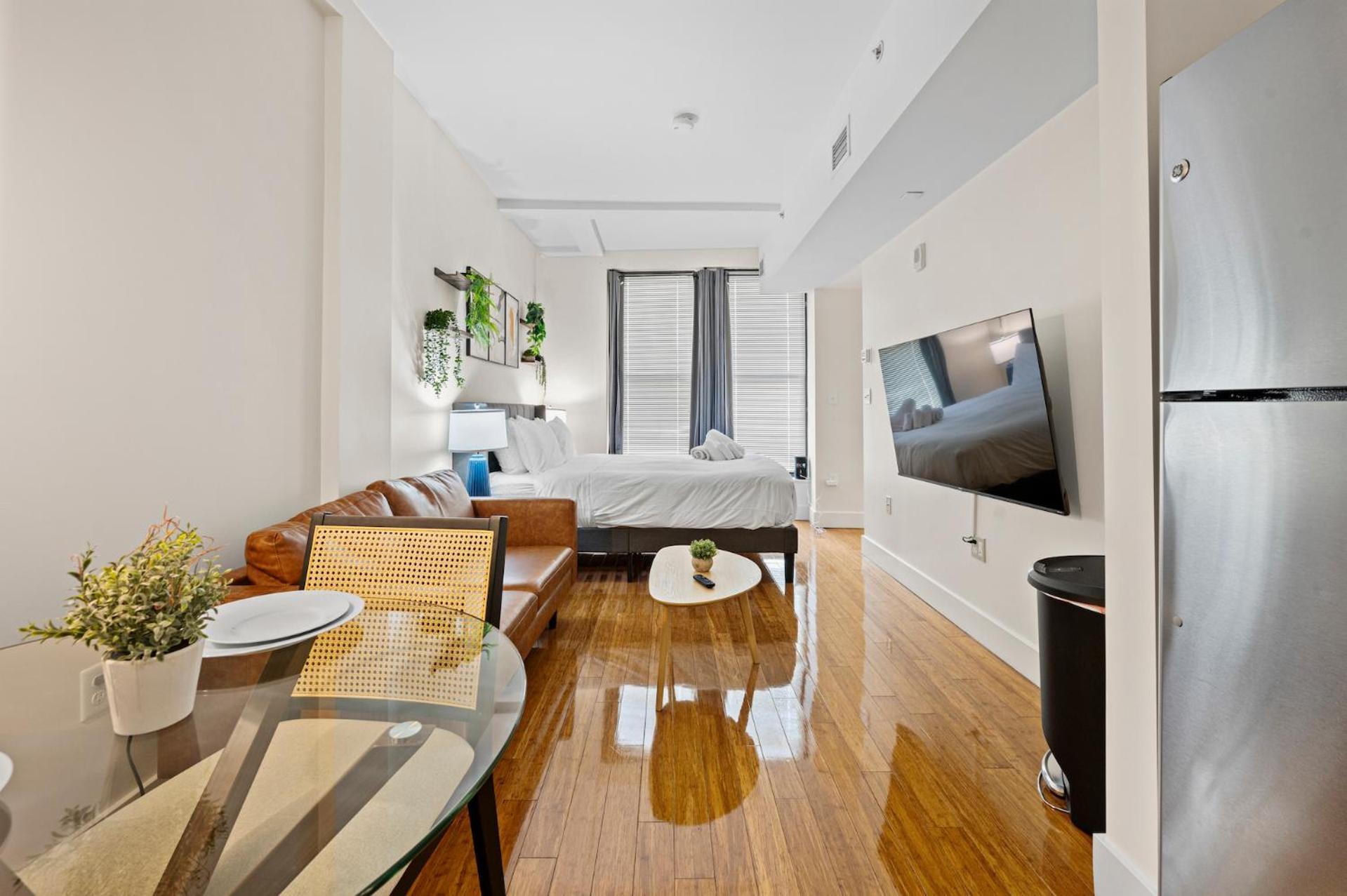 Furnished In Downtown *