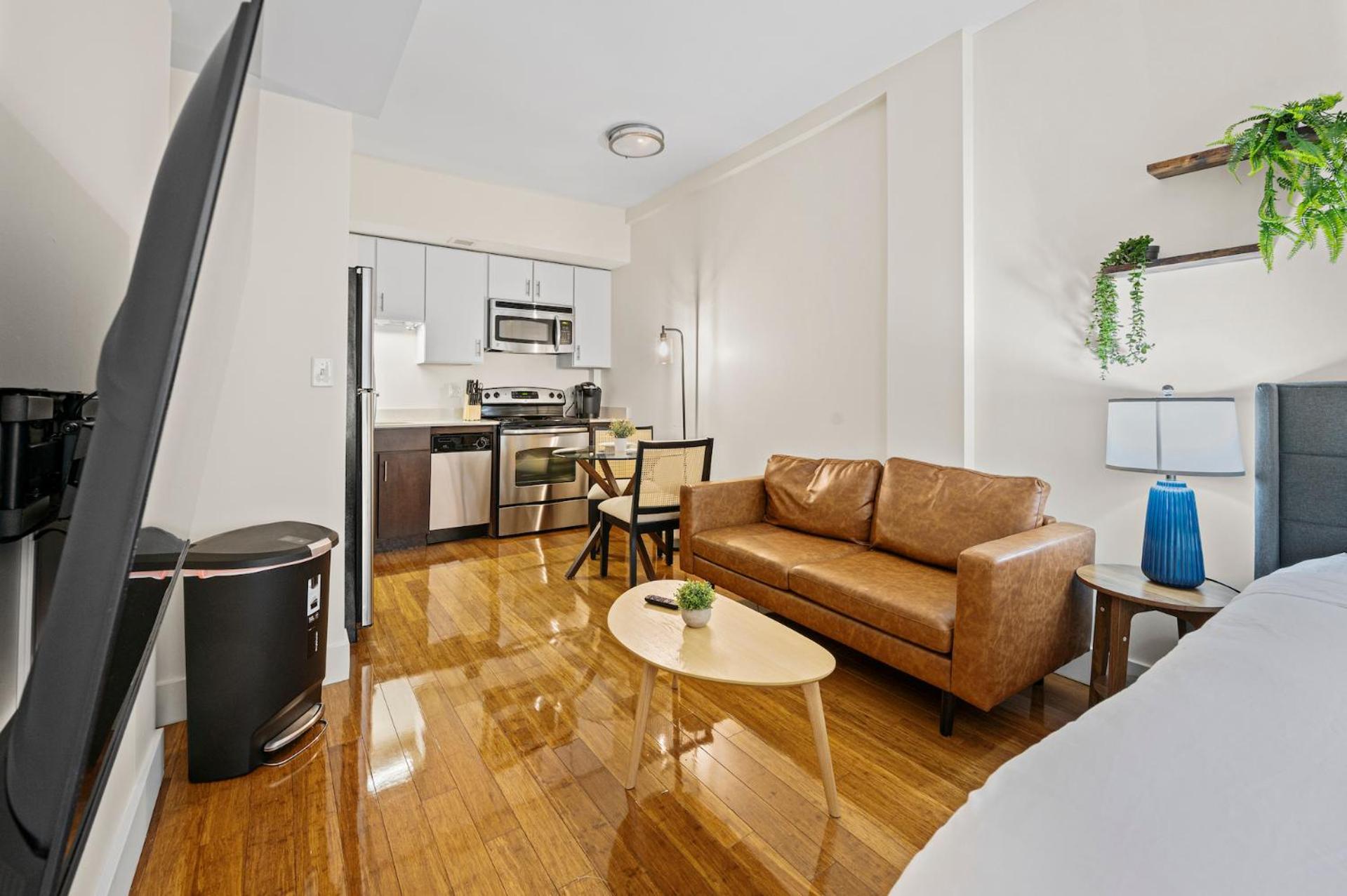 Apartment Furnished In Downtown *