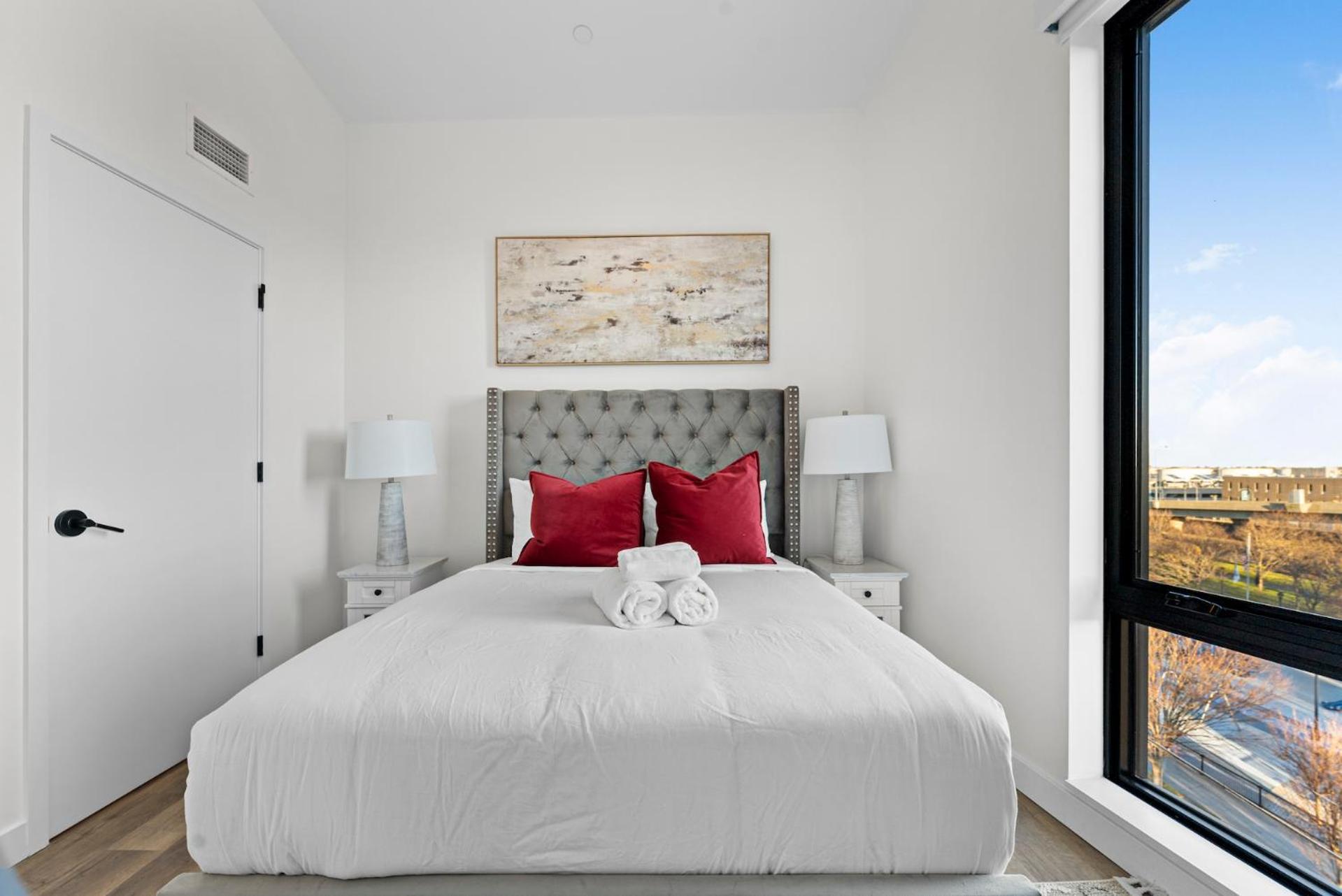 Luxury Furnished Near Logan Airport Apartment