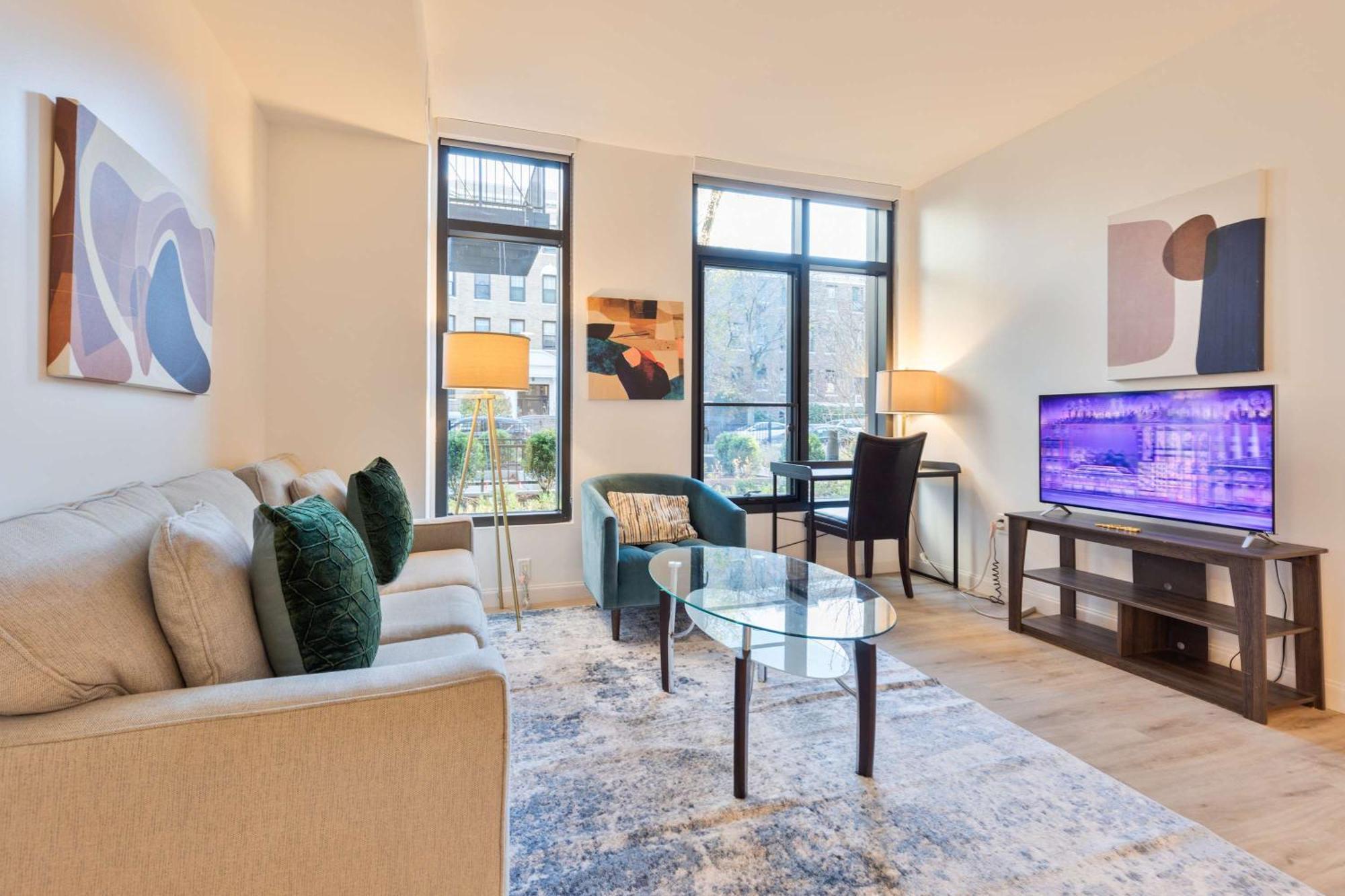 Gorgeous With Kitchen With Gym Boston