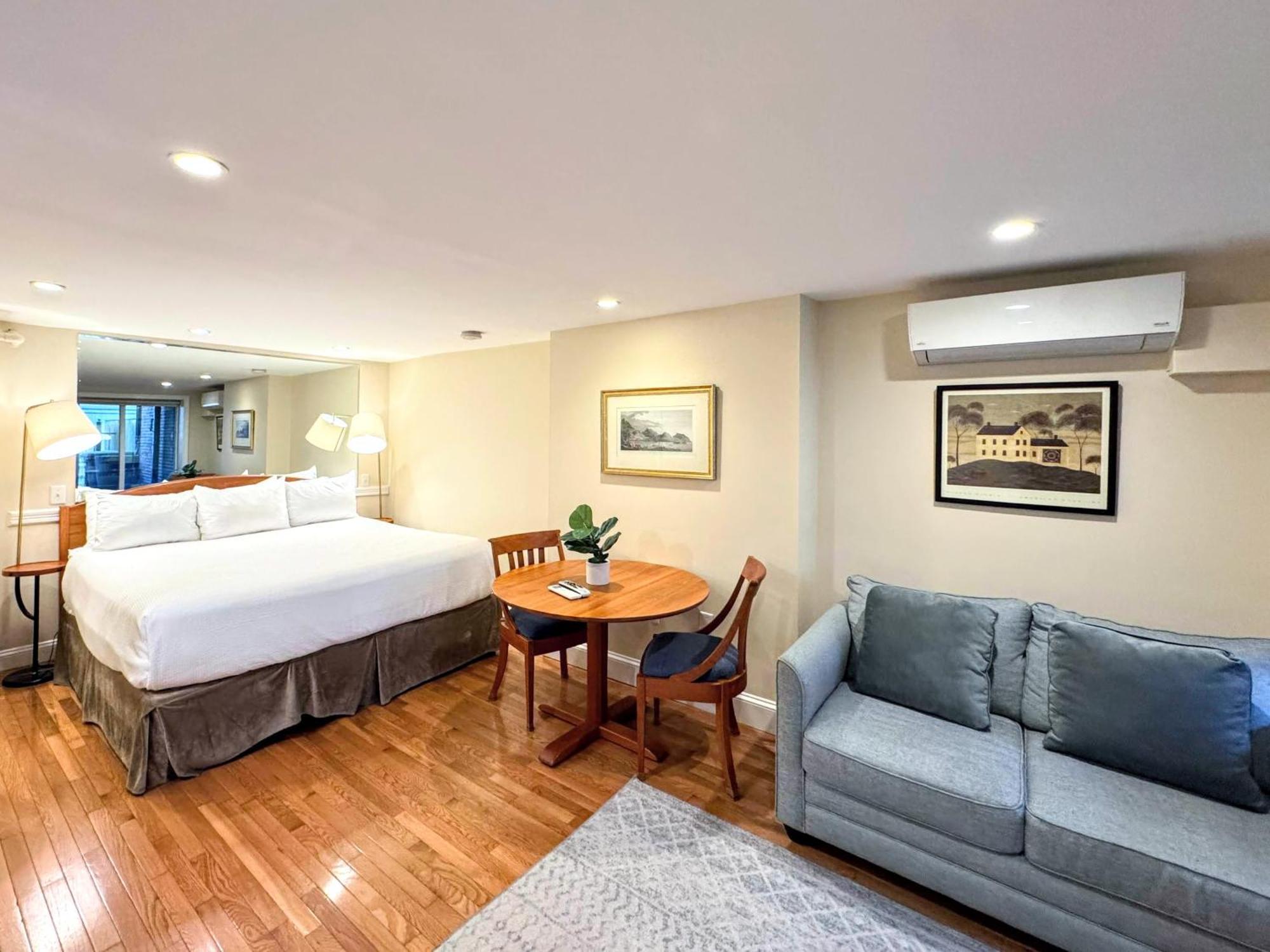 Inn Copley House 2*