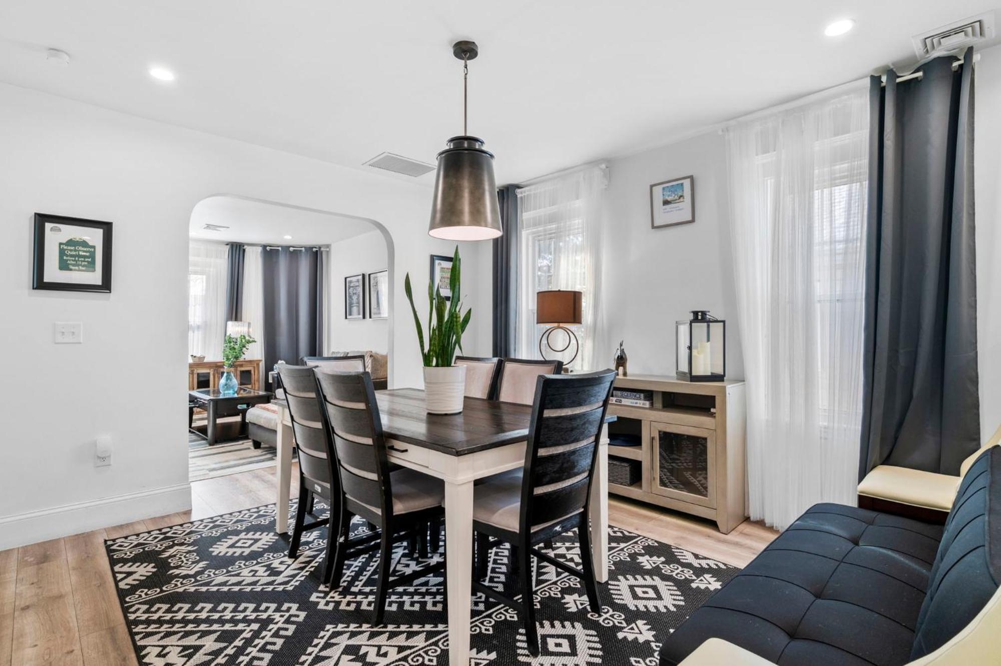 Roslindale Village Apartment Boston