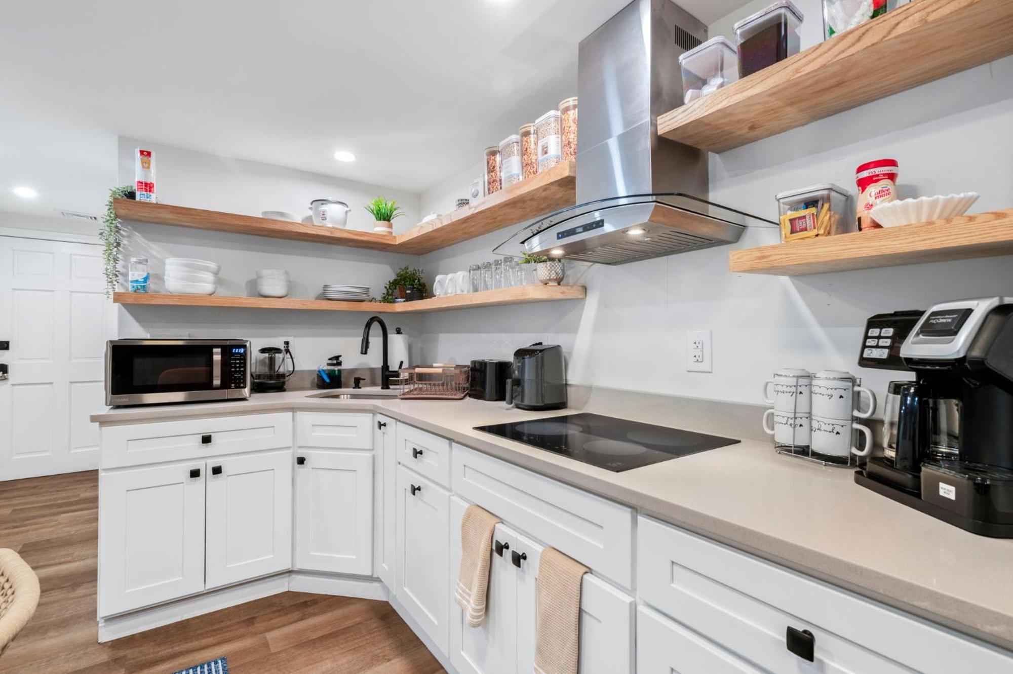 Roslindale Village Apartment *