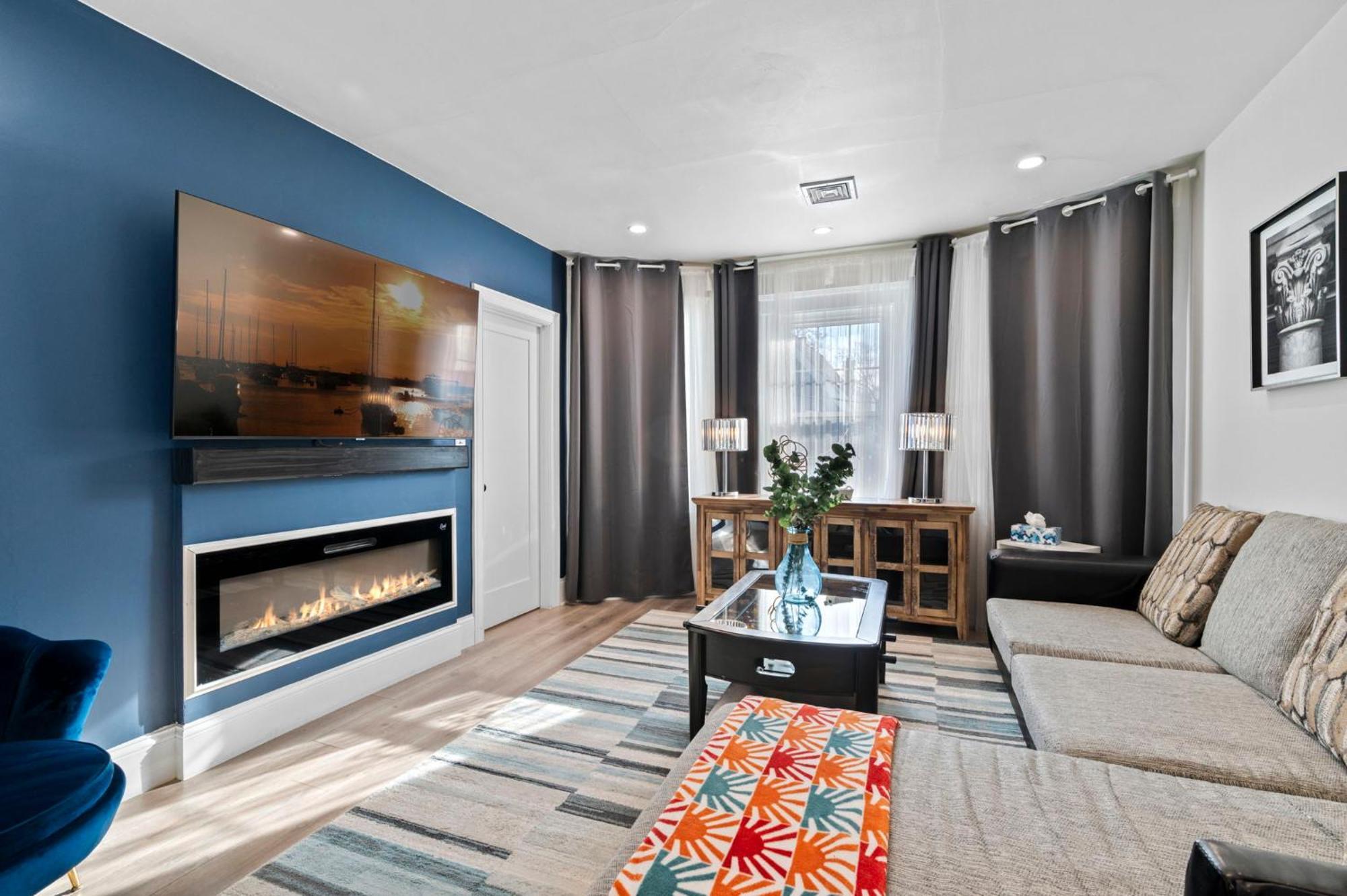 Roslindale Village Apartment *