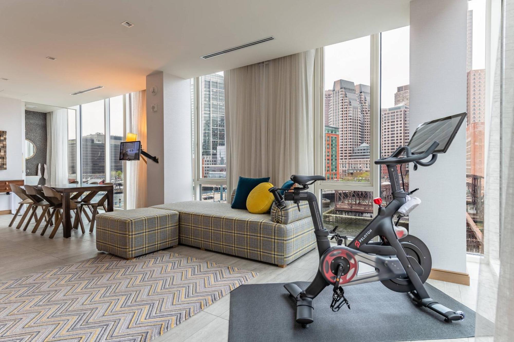 The Envoy Hotel, Autograph Collection Hotel 4*