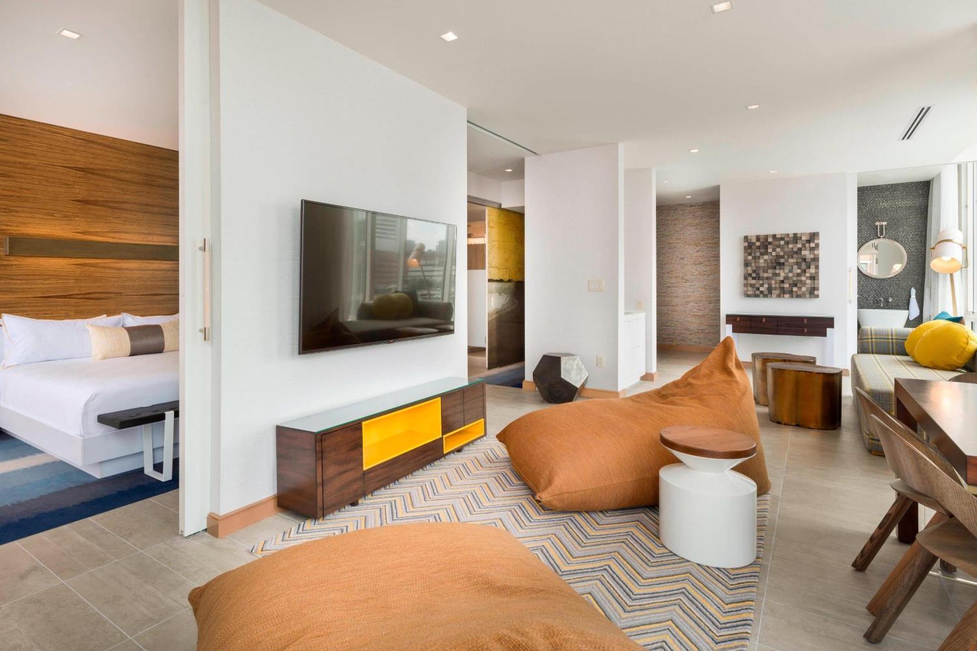 The Envoy Hotel, Autograph Collection Boston