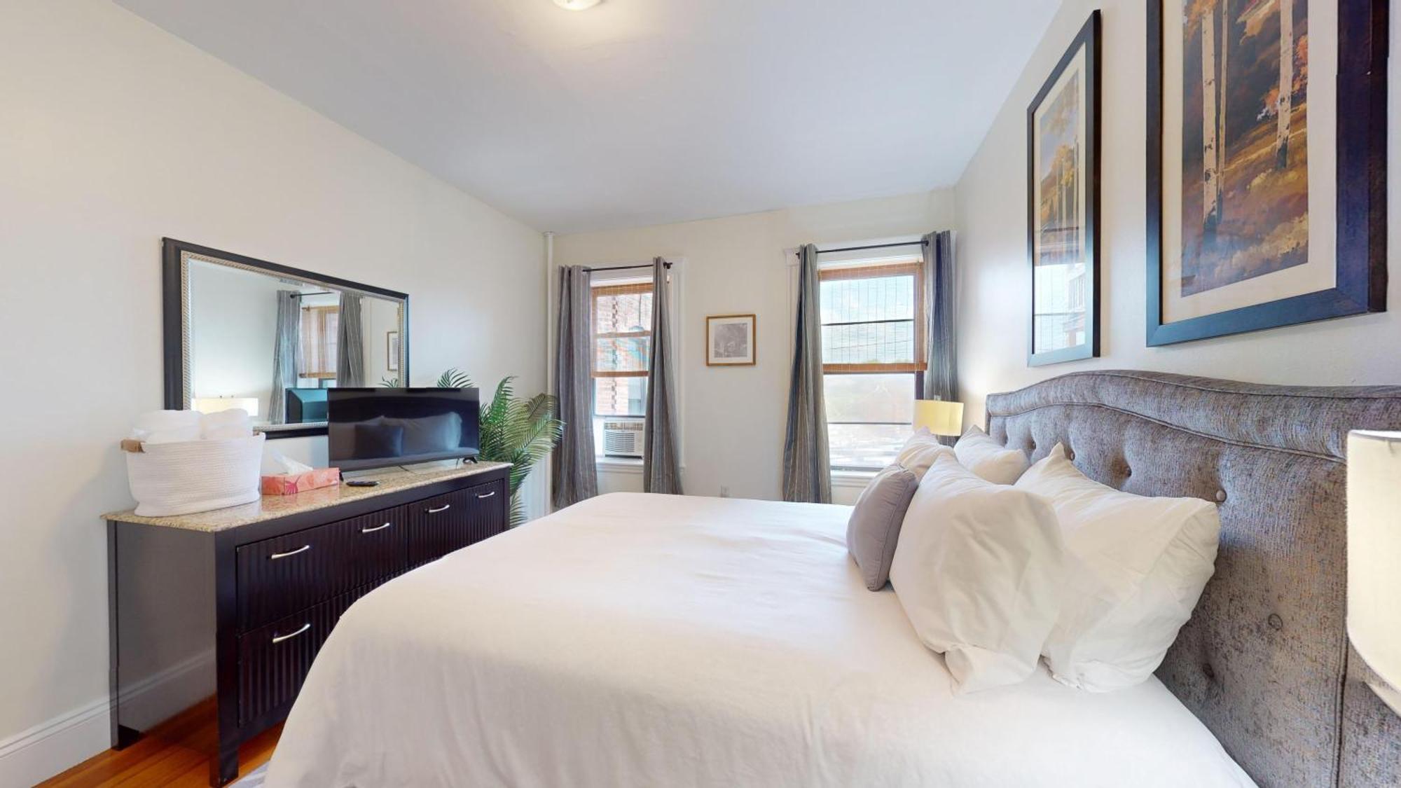 2br Retreat Near College & Longwood *