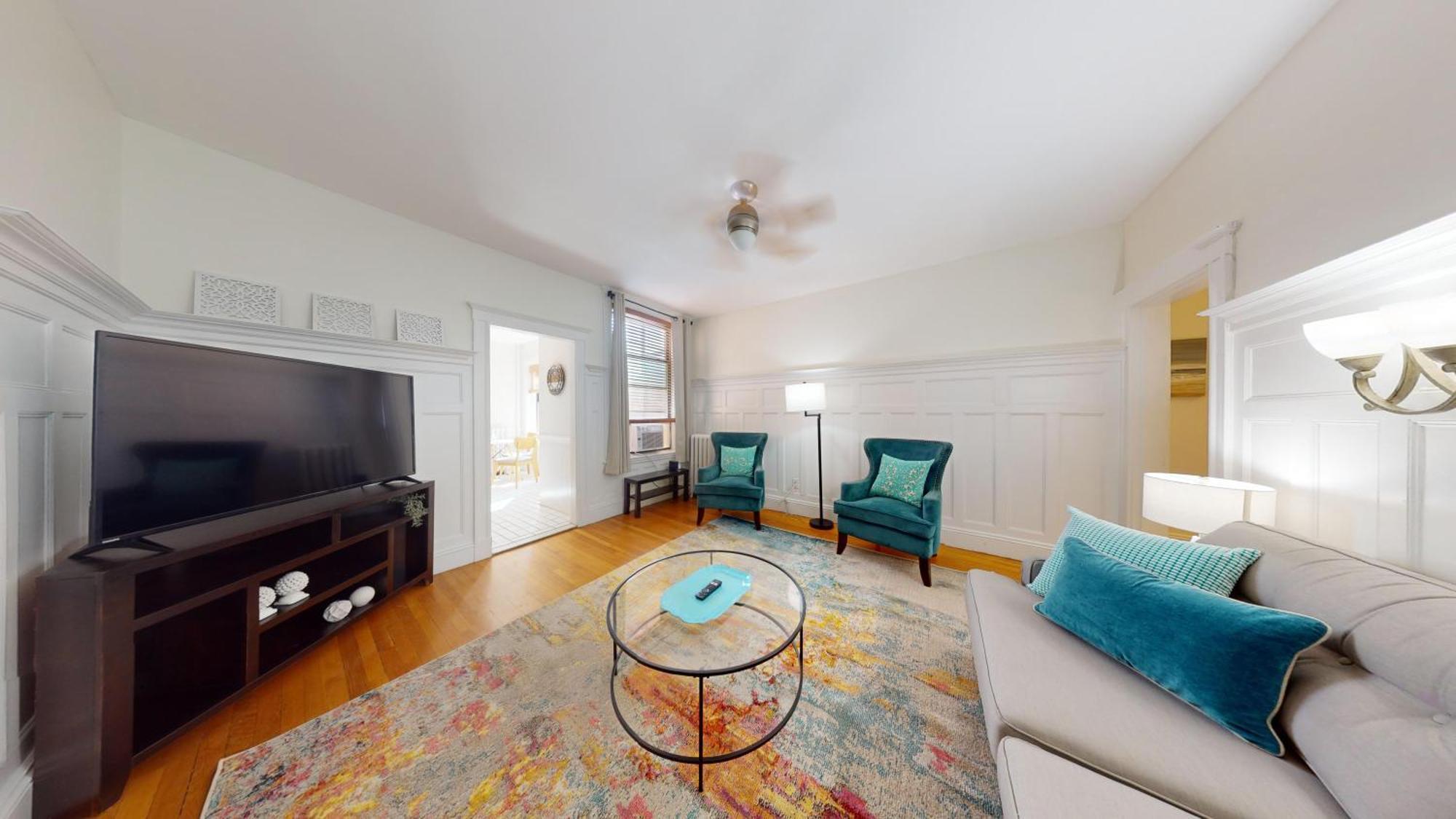 2br Retreat Near College & Longwood Boston