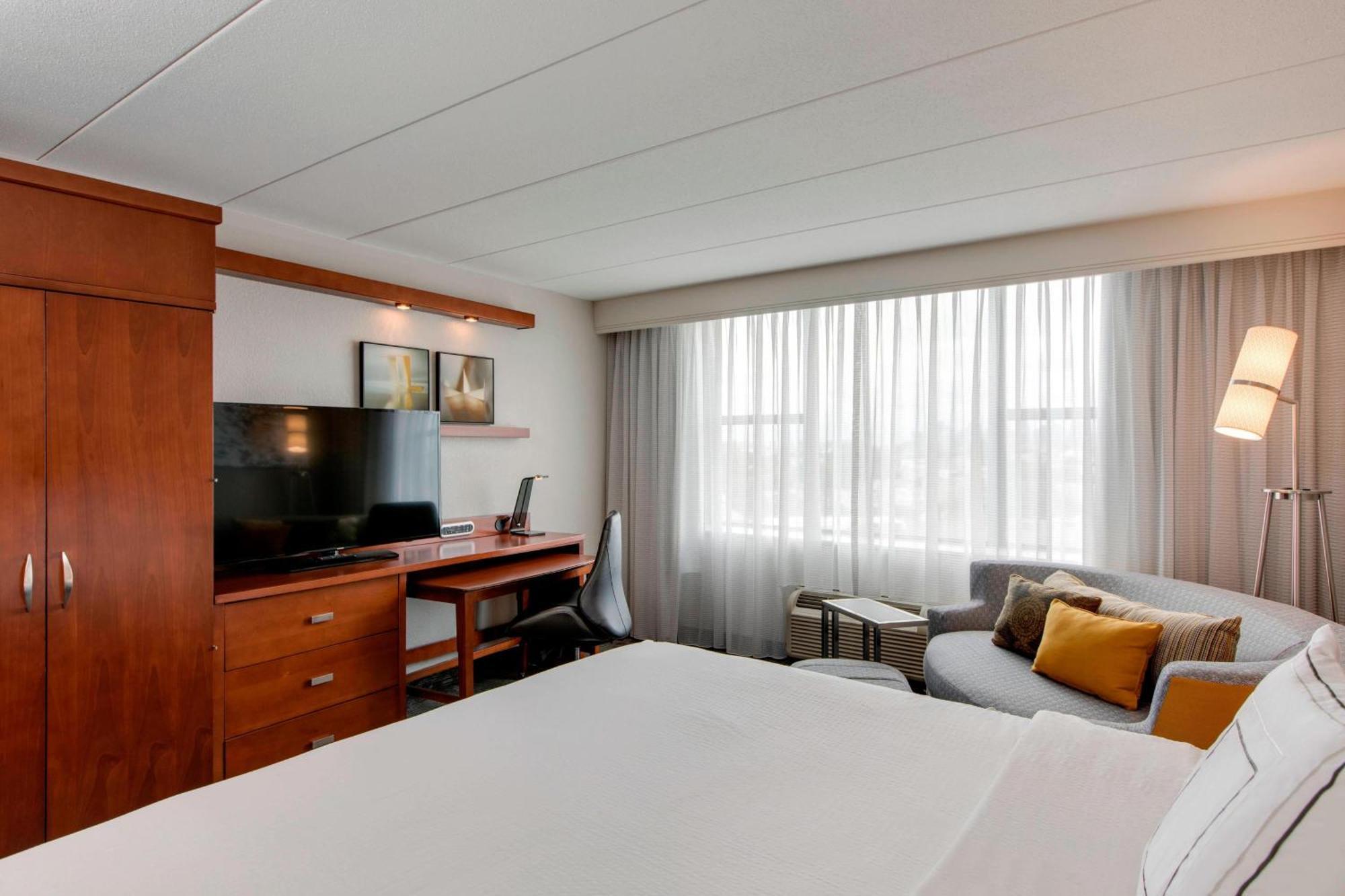 Courtyard By Marriott Logan Airport 3* Boston