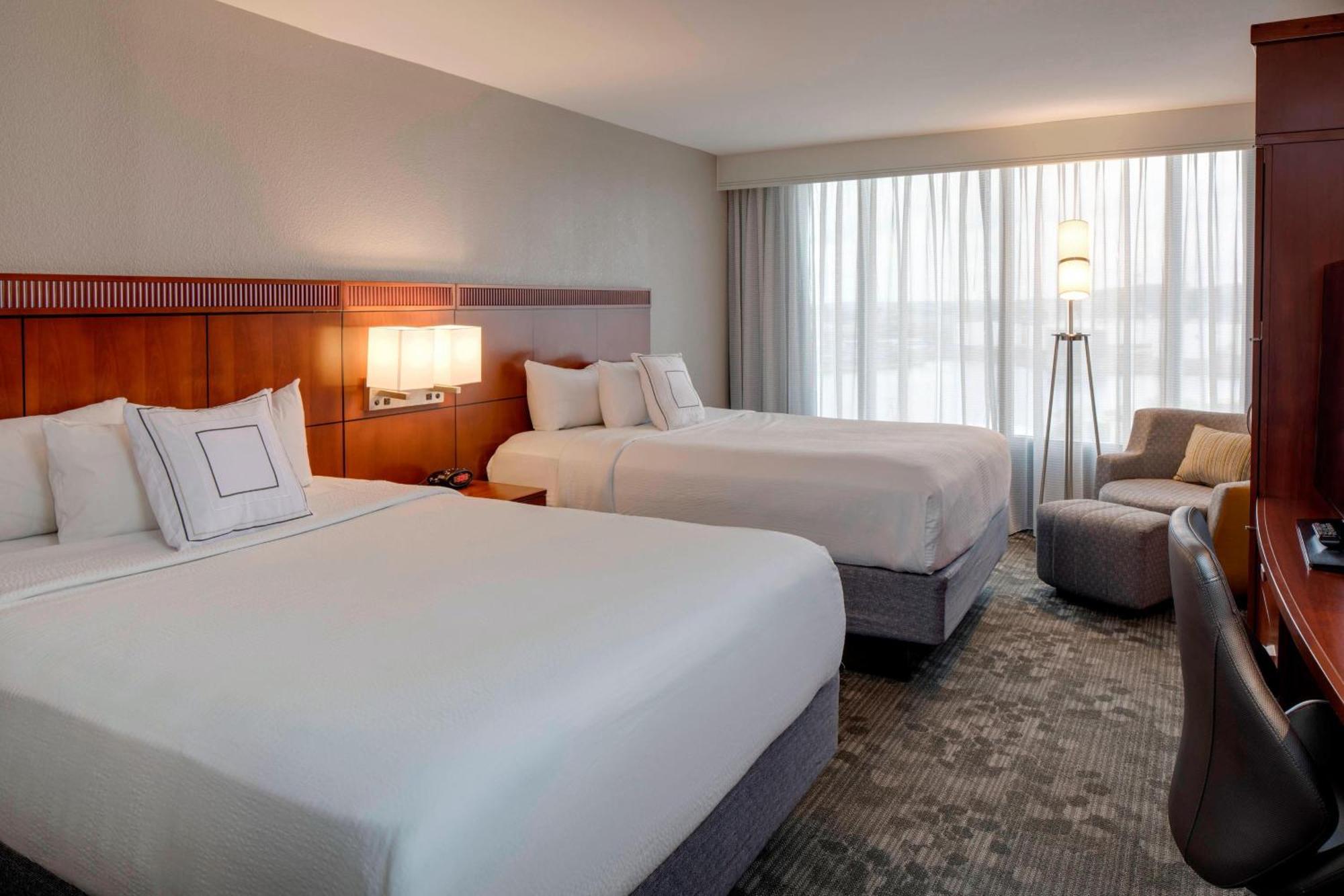 Courtyard By Marriott Logan Airport 3* Boston