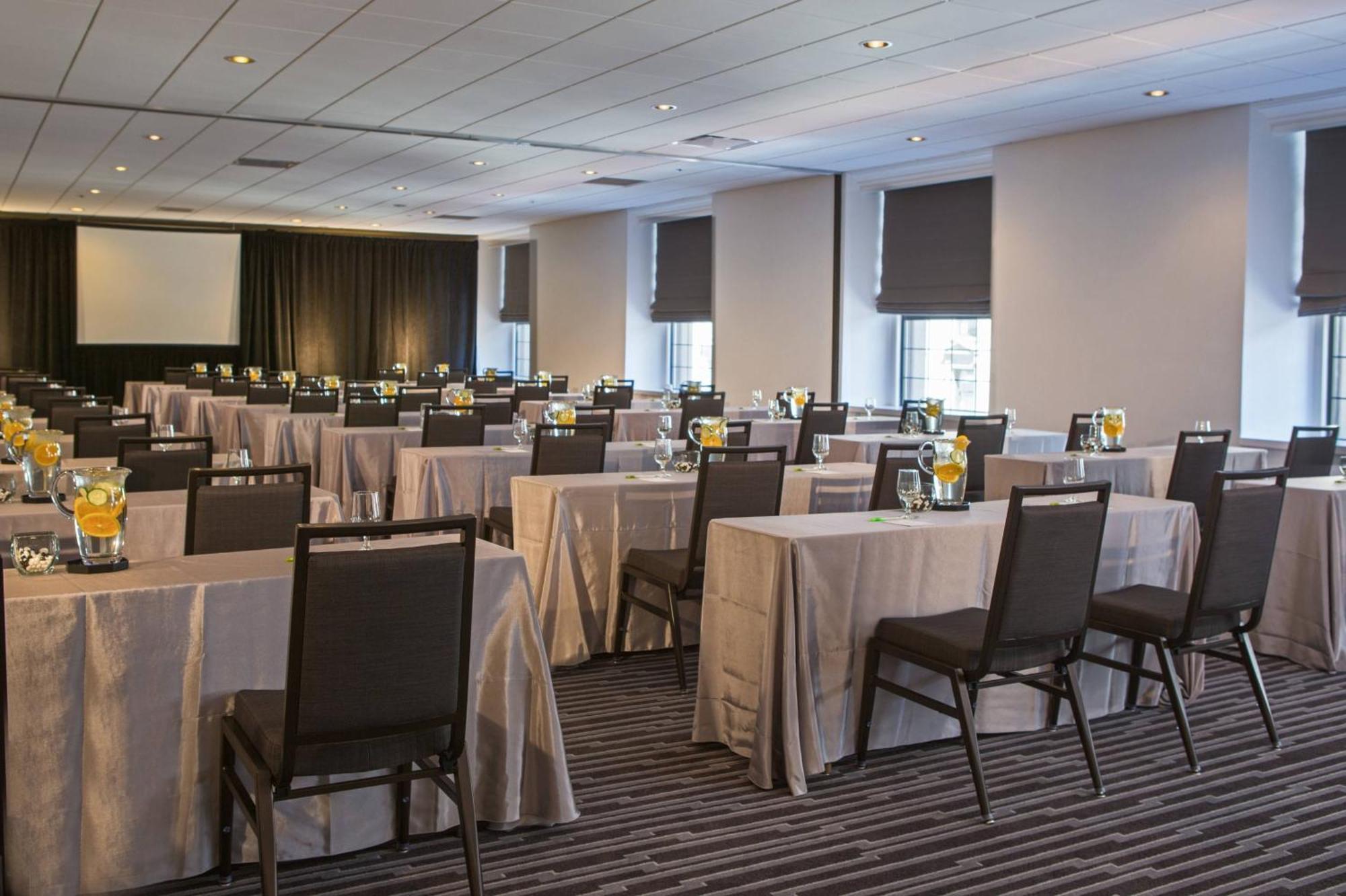 Hotel Courtyard By Marriott Downtown 4*