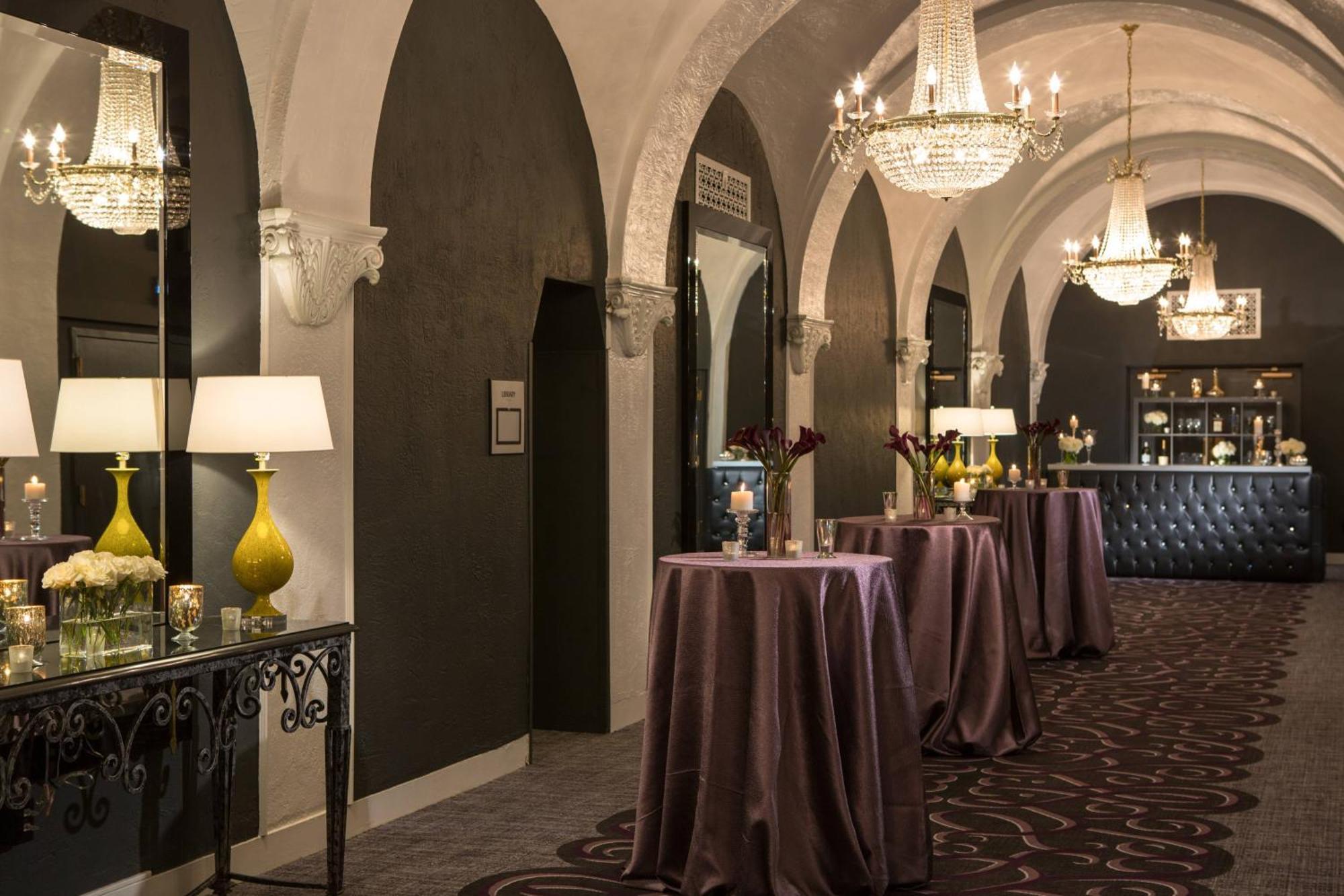 Courtyard By Marriott Downtown Boston