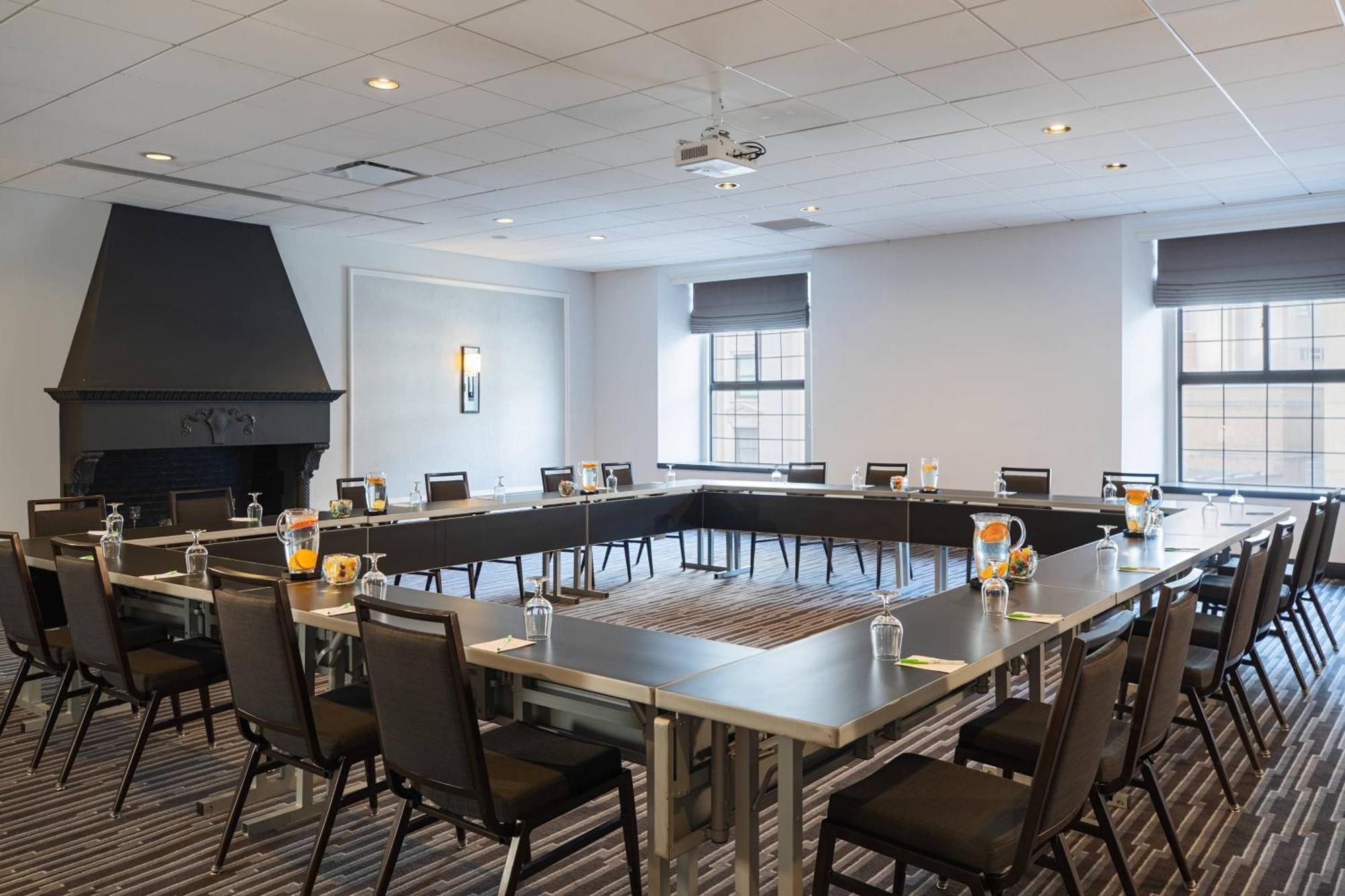 Hotel Courtyard By Marriott Downtown 4*
