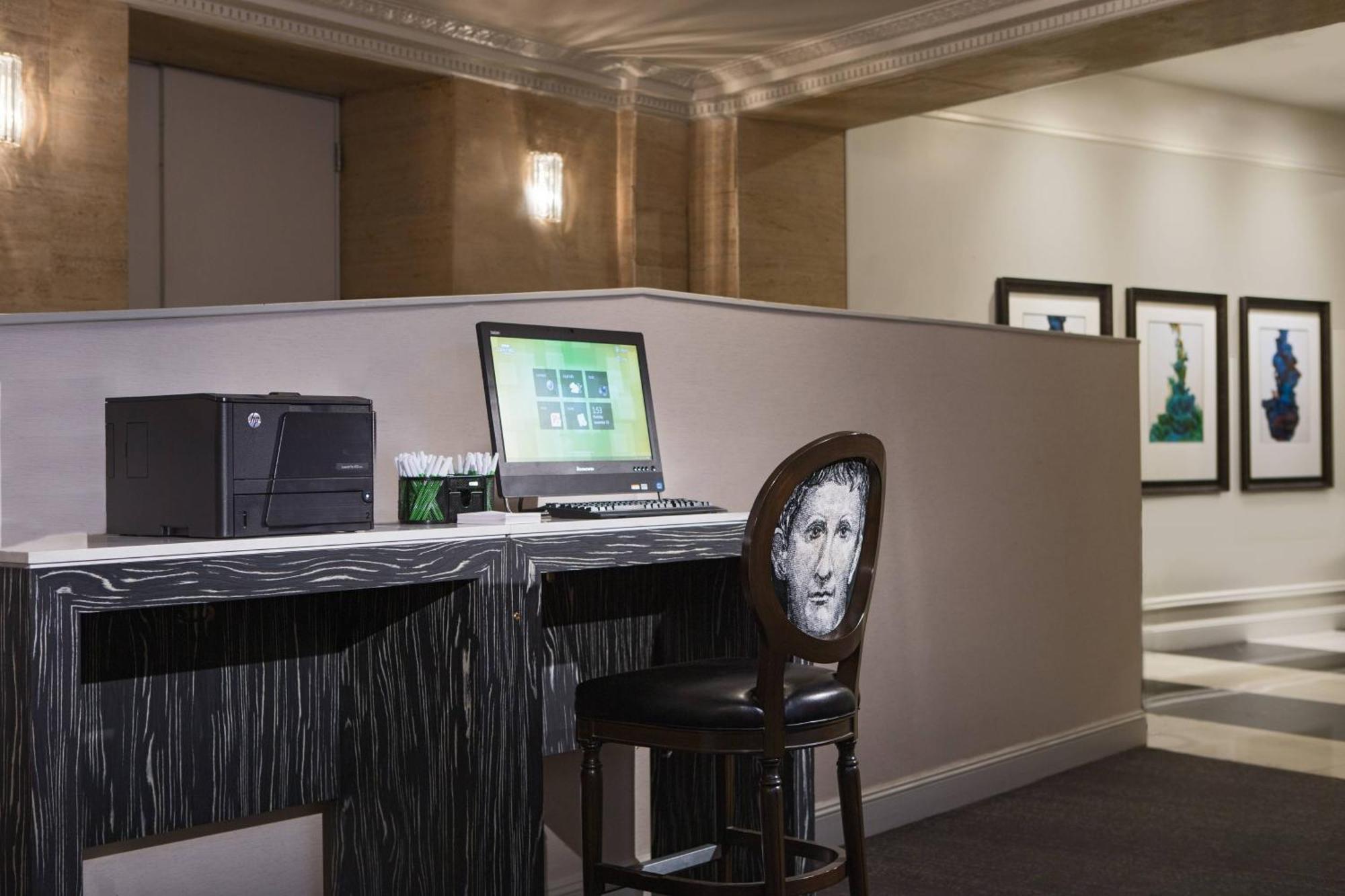 Hotel Courtyard By Marriott Downtown 4*