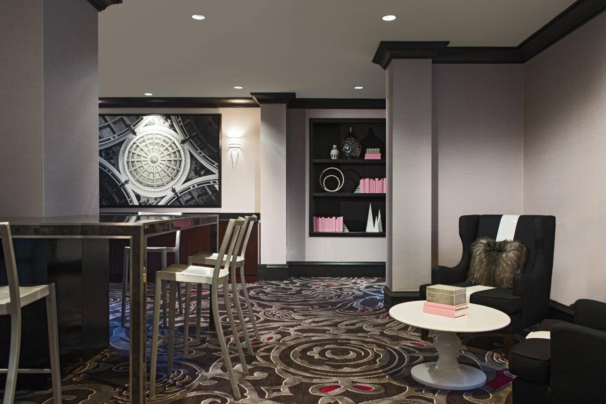 Courtyard By Marriott Downtown Hotel 4*