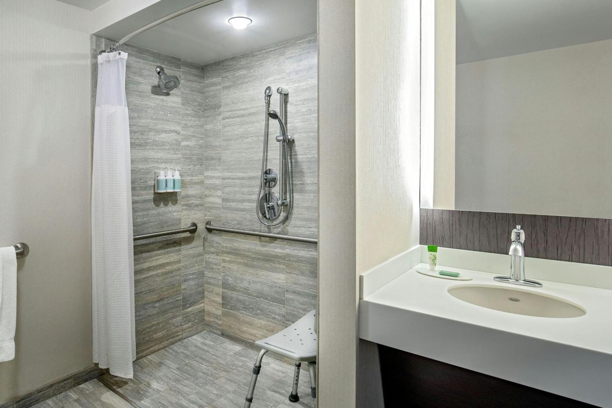 Courtyard By Marriott Downtown 4*