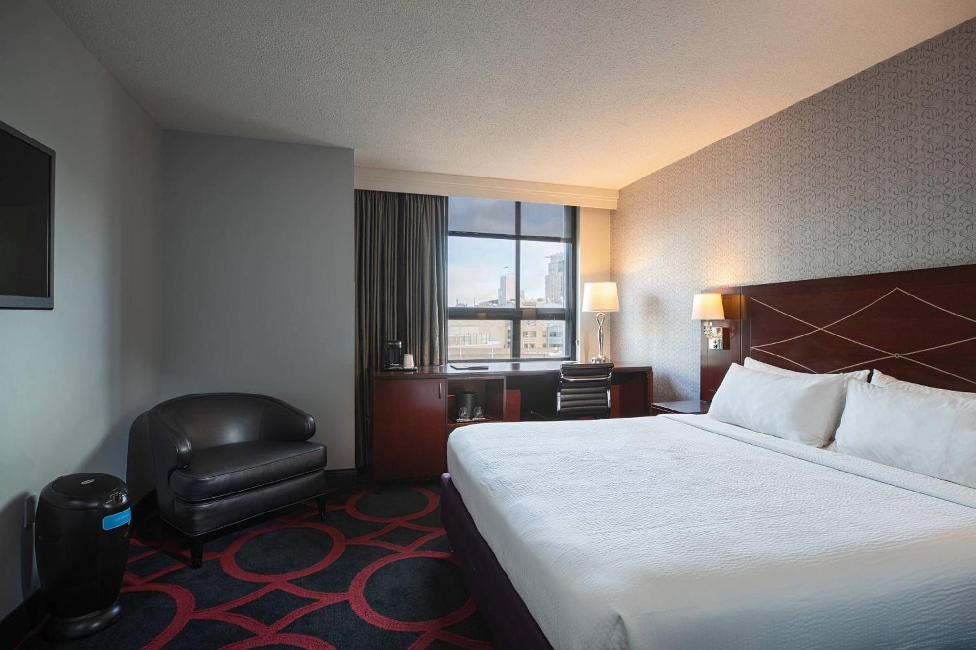 Courtyard By Marriott Downtown 4*