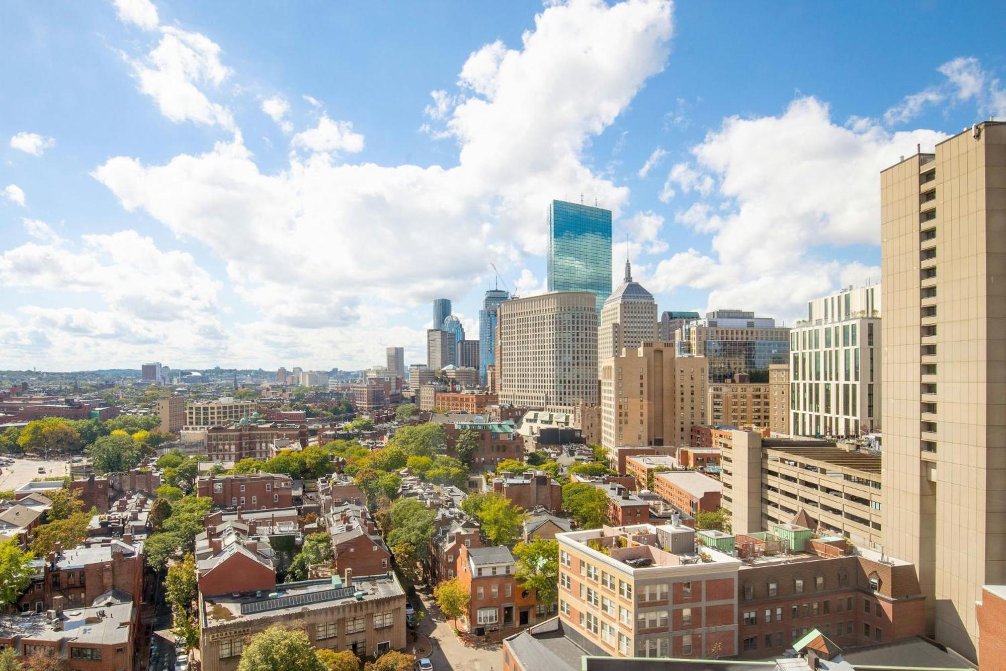 Courtyard By Marriott Downtown Hotel Boston
