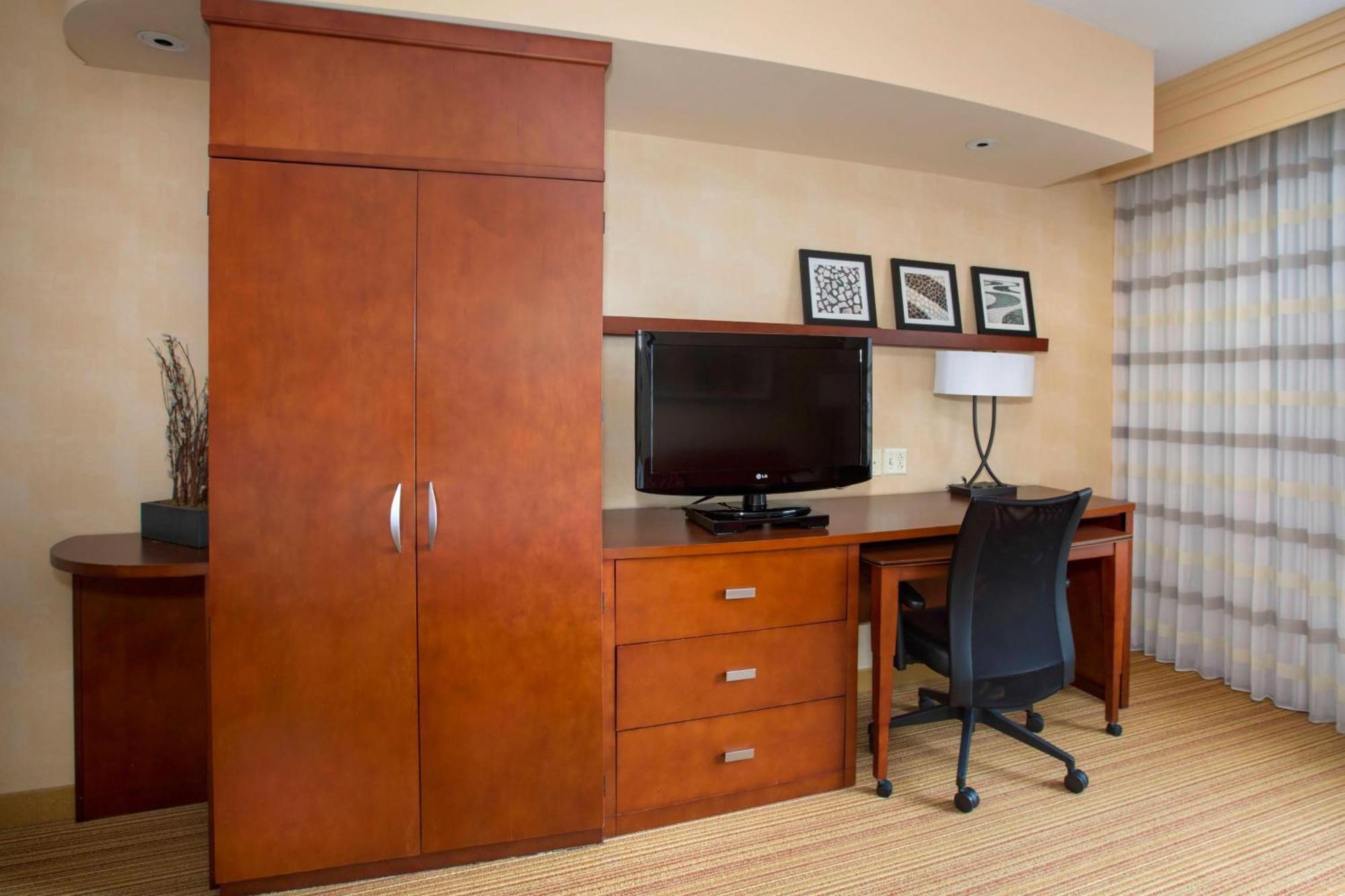 Hotel Courtyard Boston-south 3*